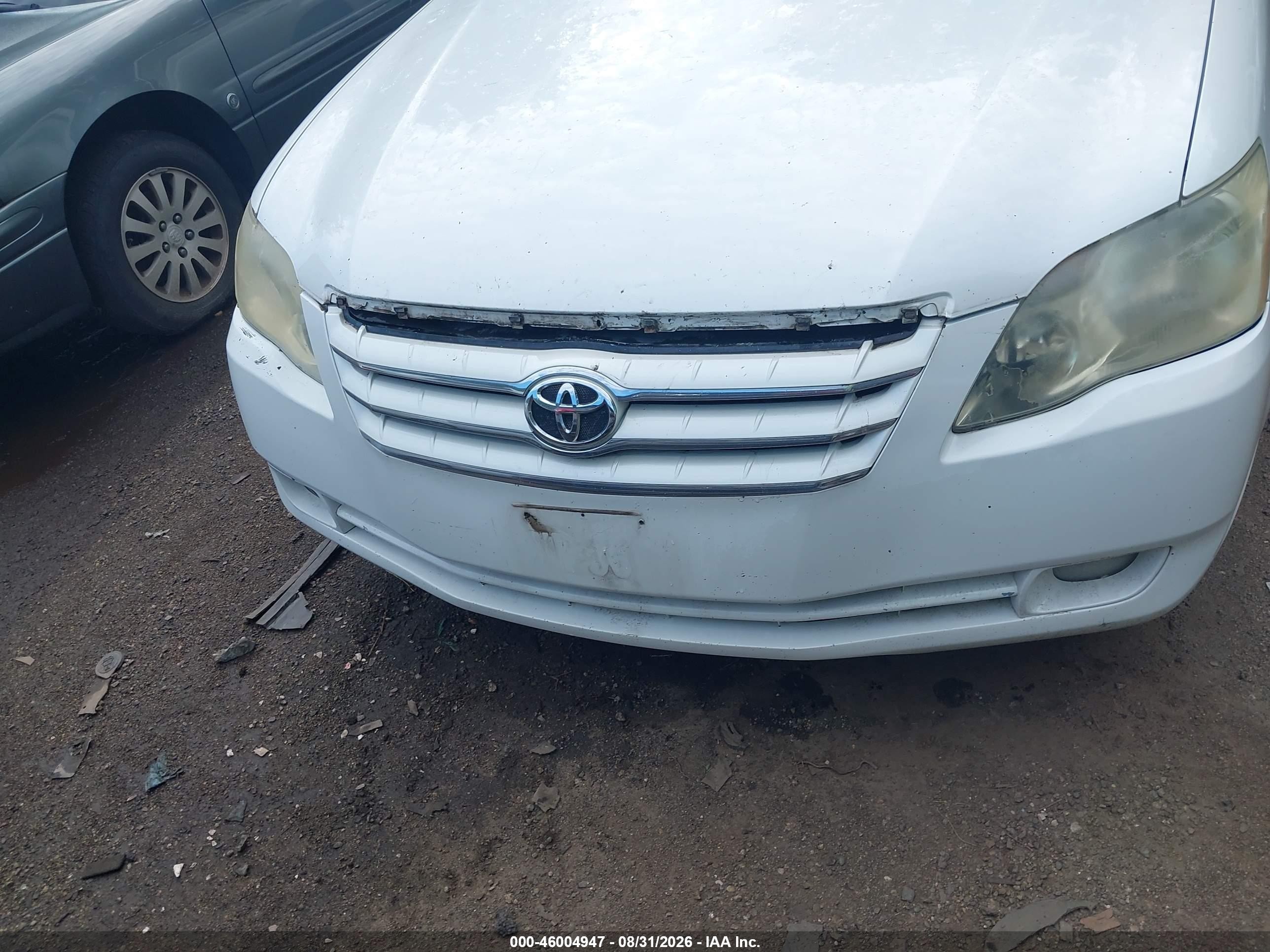 2005 Toyota Avalon Limited White vin: 4T1BK36B75U056526