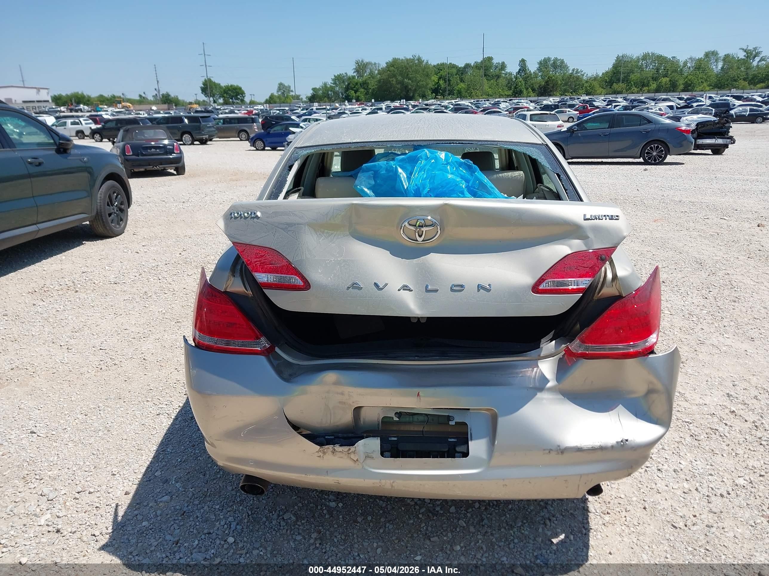 2007 Toyota Avalon Limited Gold vin: 4T1BK36B77U245518