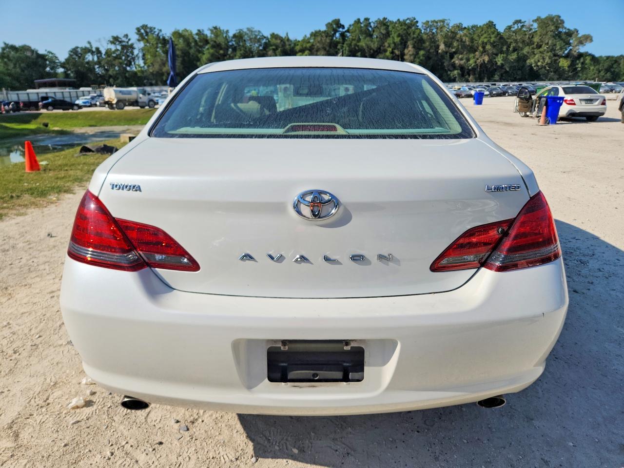 2008 Toyota Avalon Limited White vin: 4T1BK36B78U301314