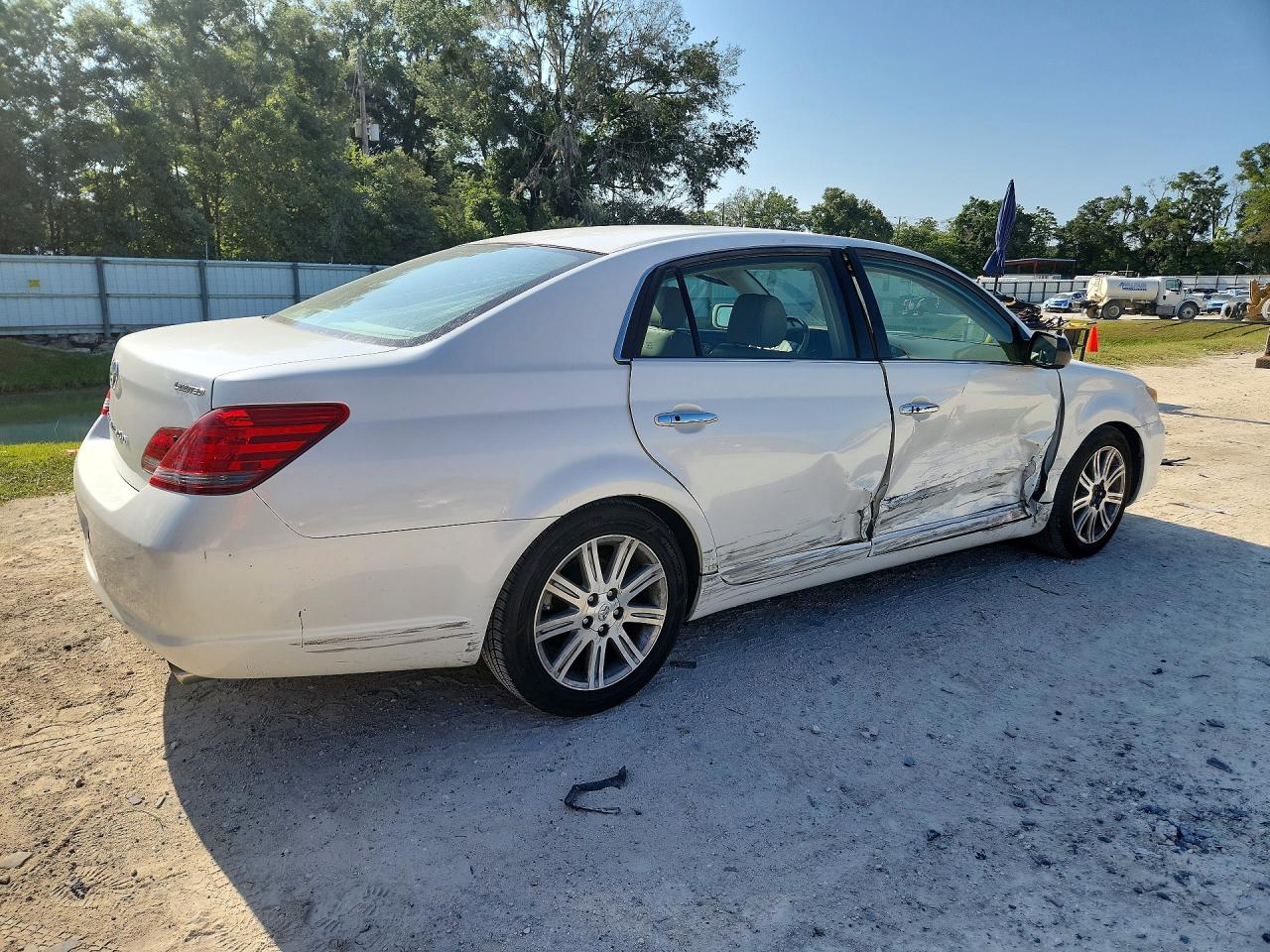 2008 Toyota Avalon Limited White vin: 4T1BK36B78U301314