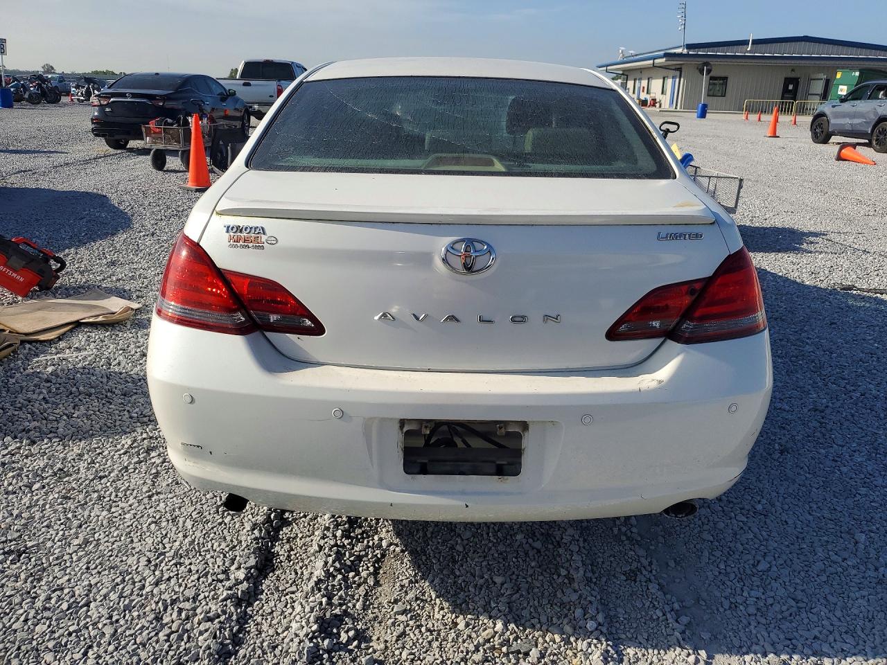 2008 Toyota Avalon Limited White vin: 4T1BK36B78U311566