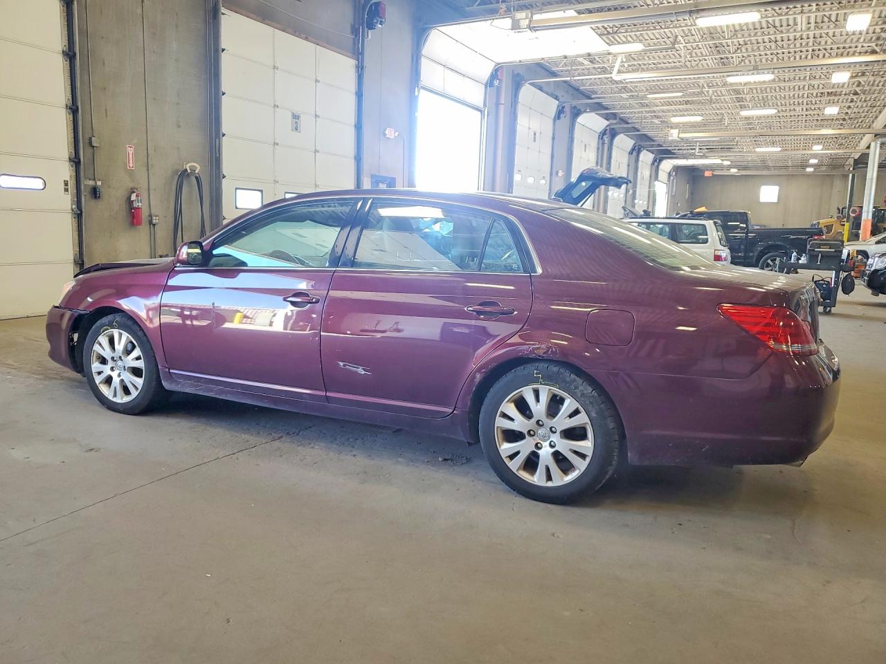2009 Toyota Avalon Xls Burgundy vin: 4T1BK36B79U324528