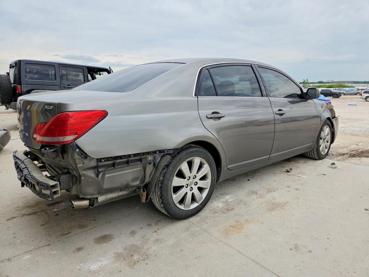 2005 Toyota Avalon Xls Silver vin: 4T1BK36B85U010140
