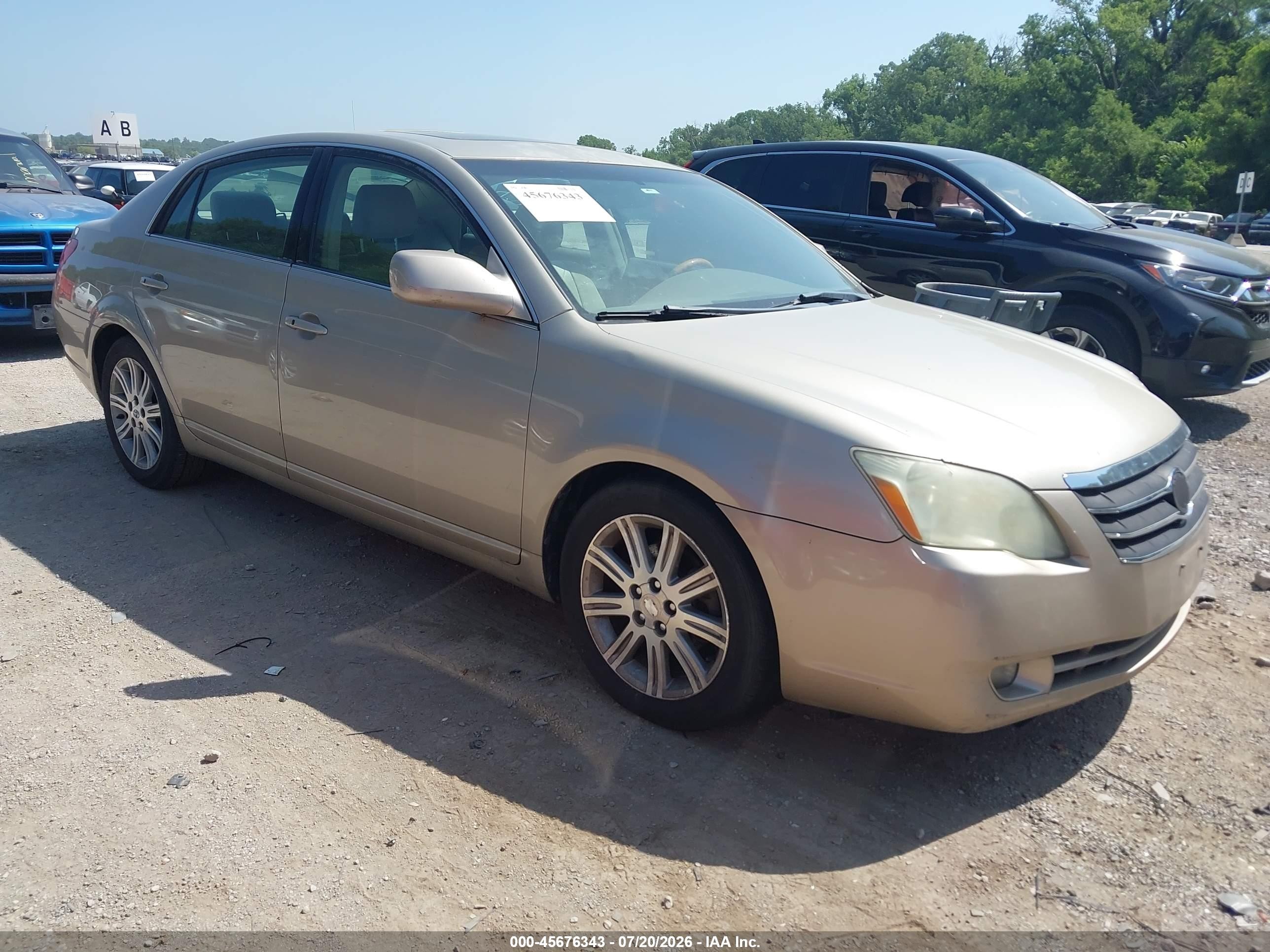 2005 Toyota Avalon Limited Gold vin: 4T1BK36B85U016987