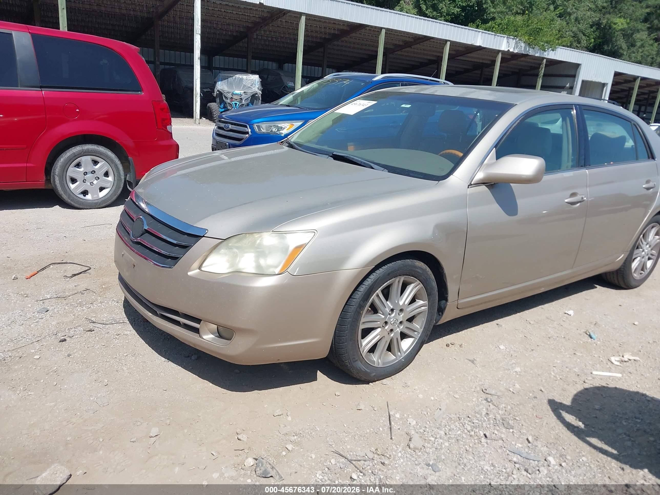 2005 Toyota Avalon Limited Золотой vin: 4T1BK36B85U016987