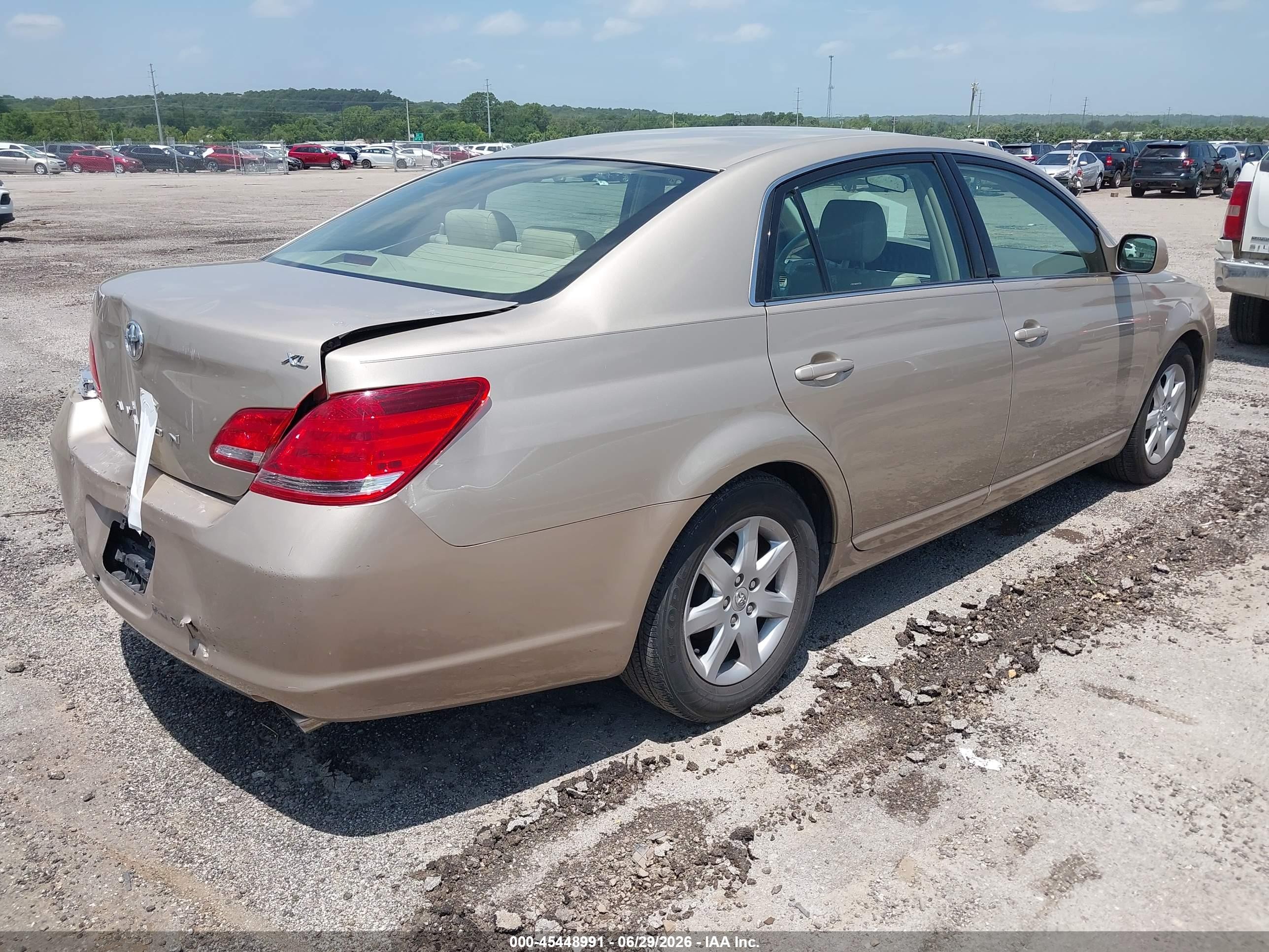 2005 Toyota Avalon Xl Gold vin: 4T1BK36B85U017234
