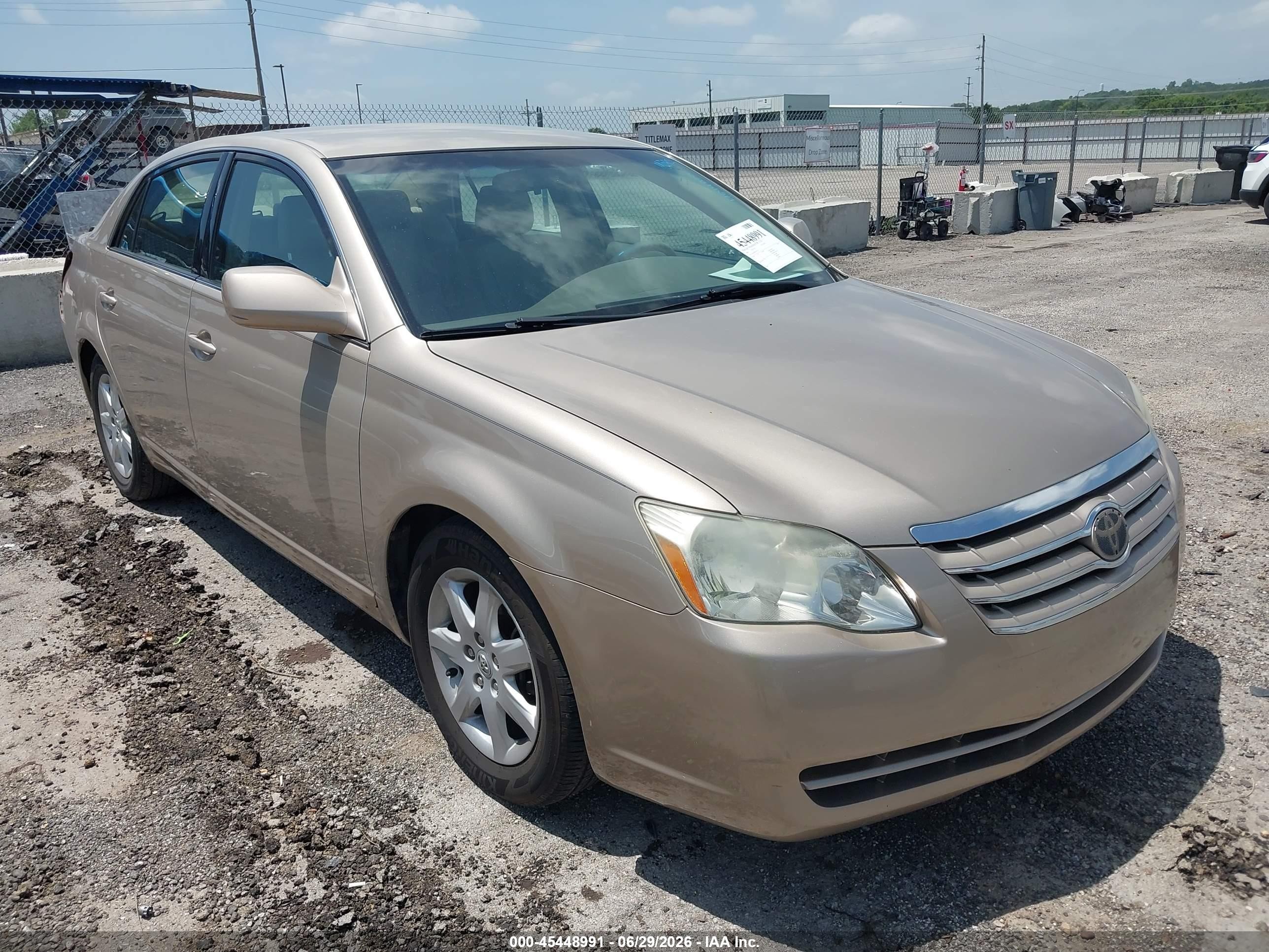 2005 Toyota Avalon Xl Золотой vin: 4T1BK36B85U017234