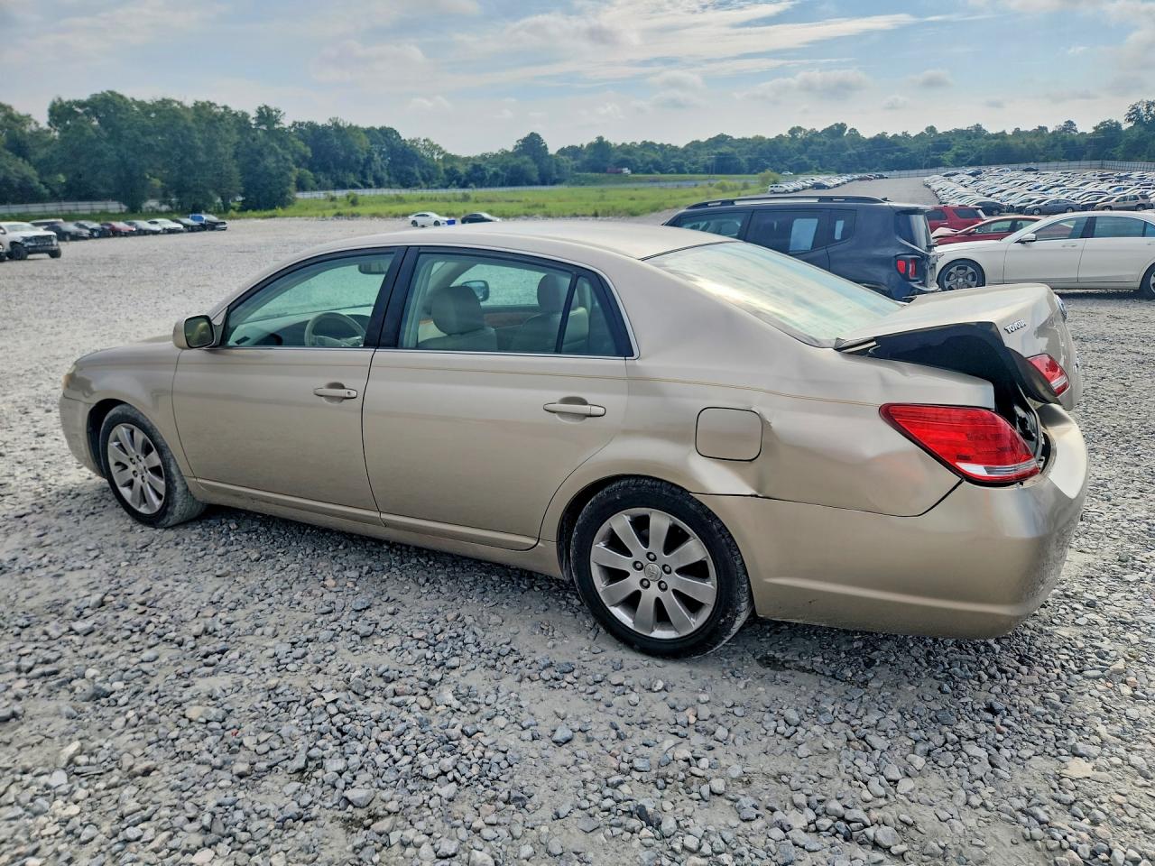 2005 Toyota Avalon Xls Gold vin: 4T1BK36B85U042392