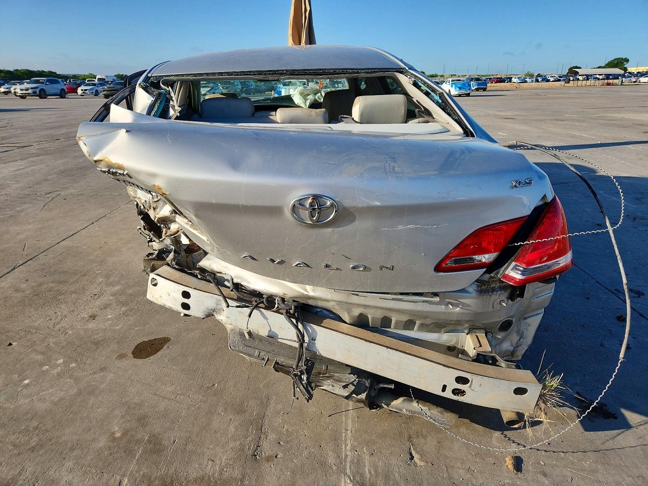 2006 Toyota Avalon Silver vin: 4T1BK36B86U081632