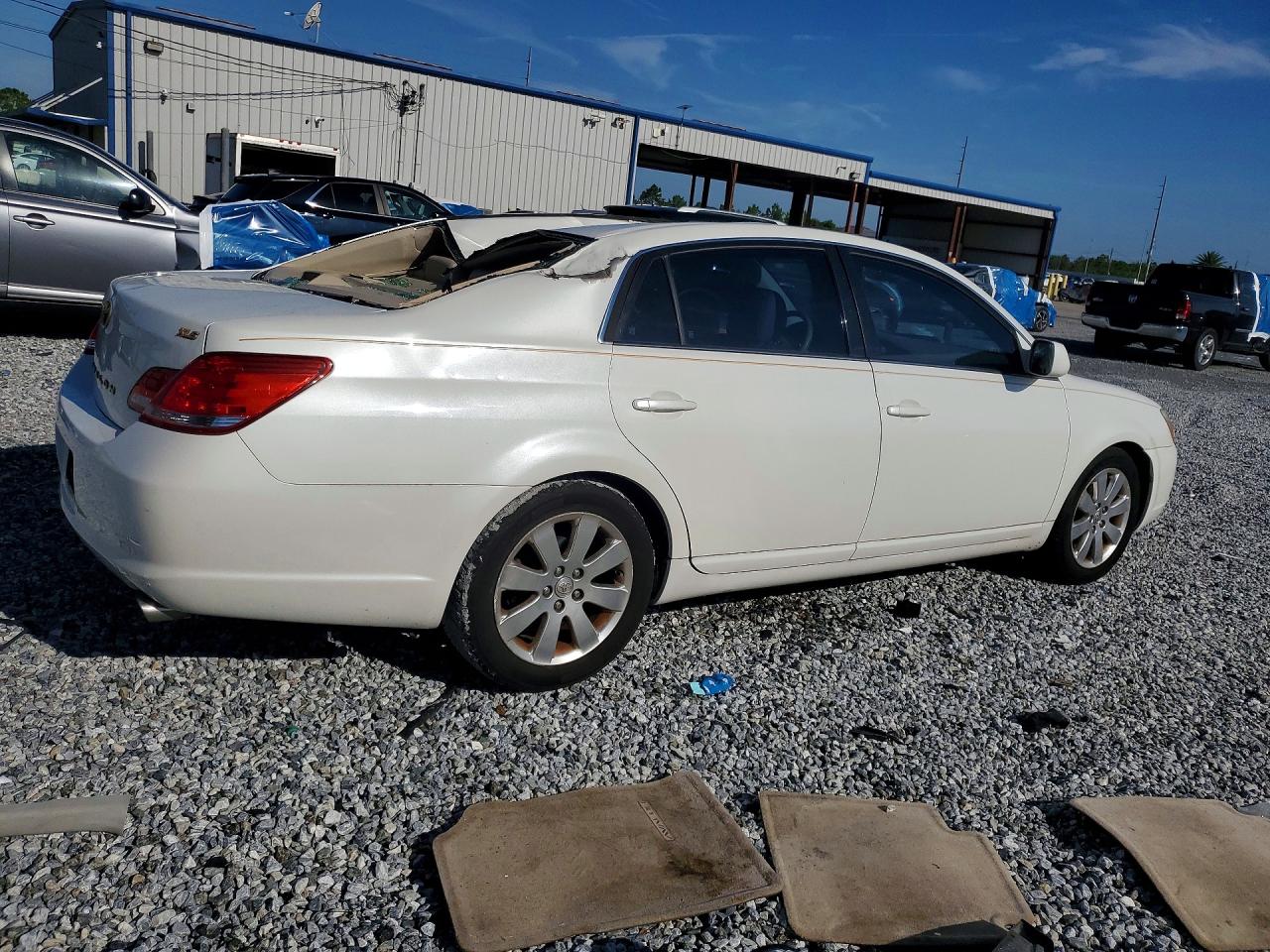 2006 Toyota Avalon Xls White vin: 4T1BK36B86U086197