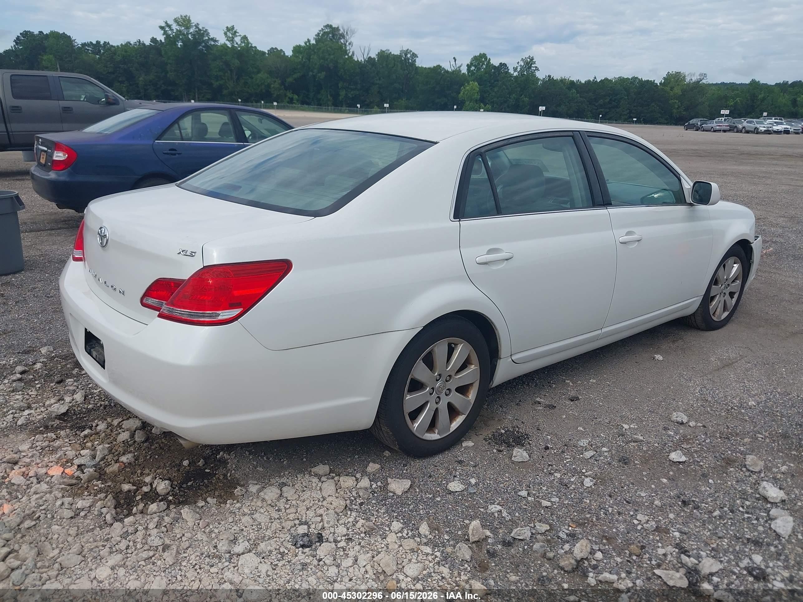 2006 Toyota Avalon Xls White vin: 4T1BK36B86U166776