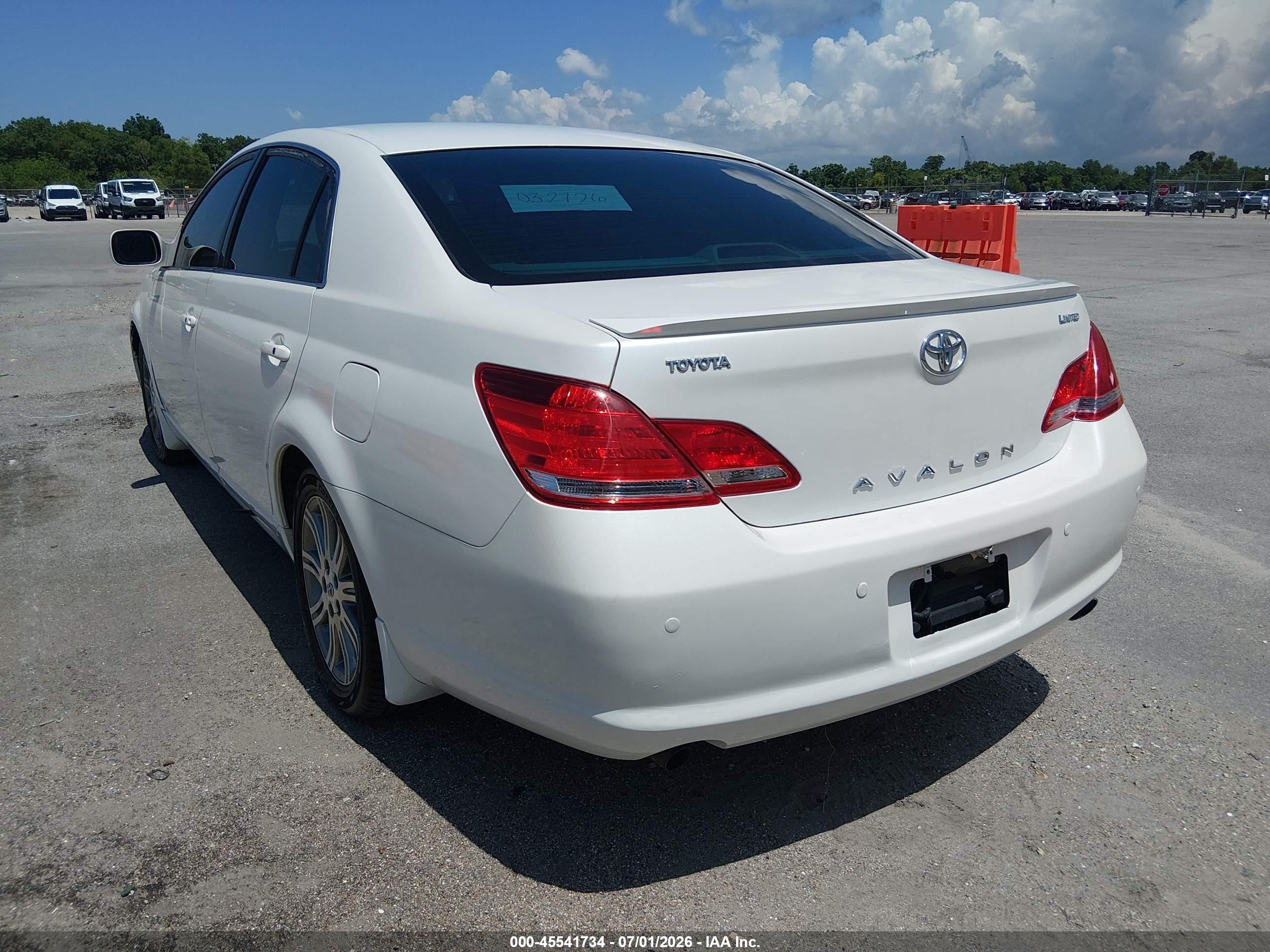 2007 Toyota Avalon Limited White vin: 4T1BK36B87U219106