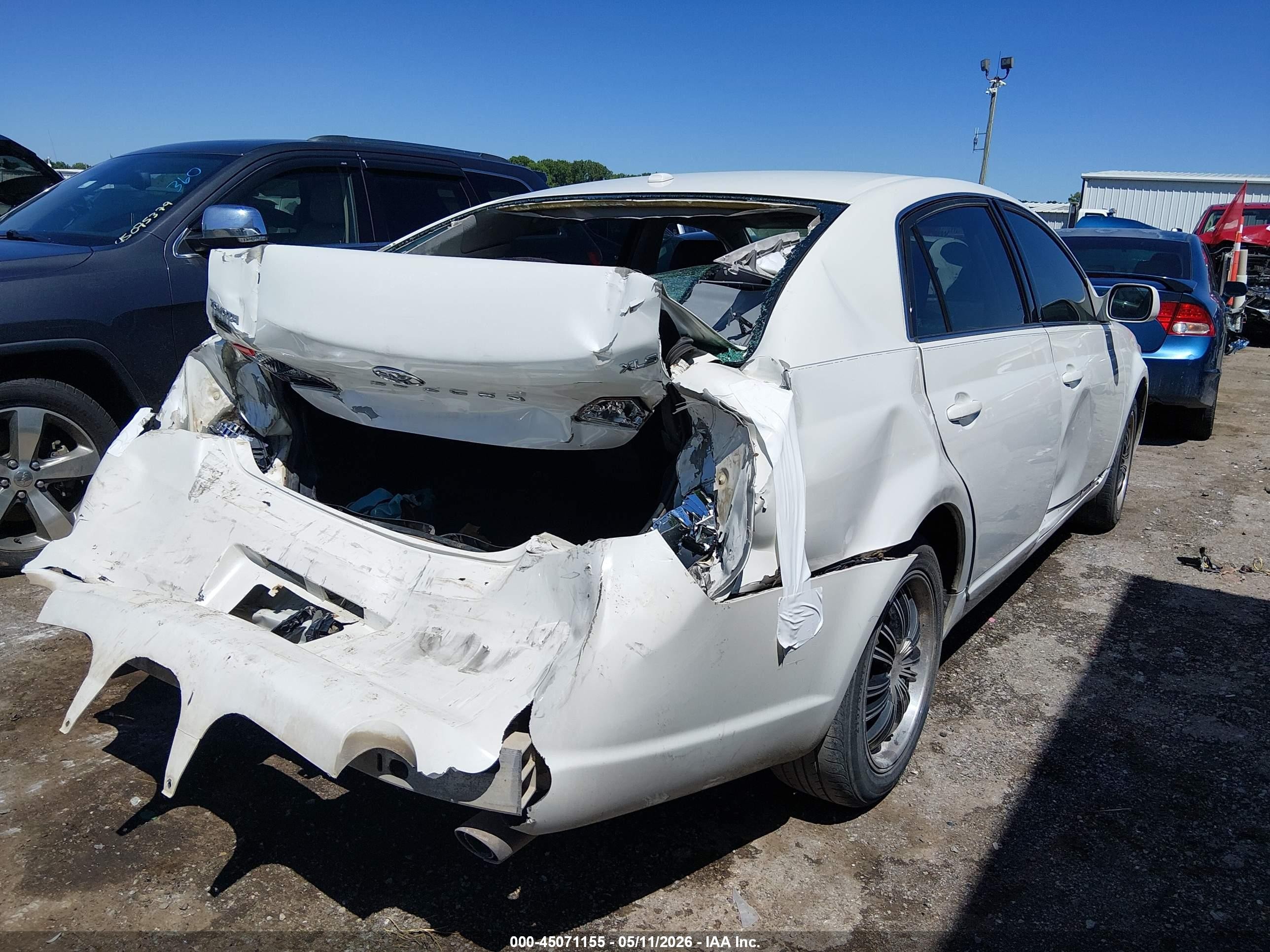2009 Toyota Avalon Xls White vin: 4T1BK36B89U348658