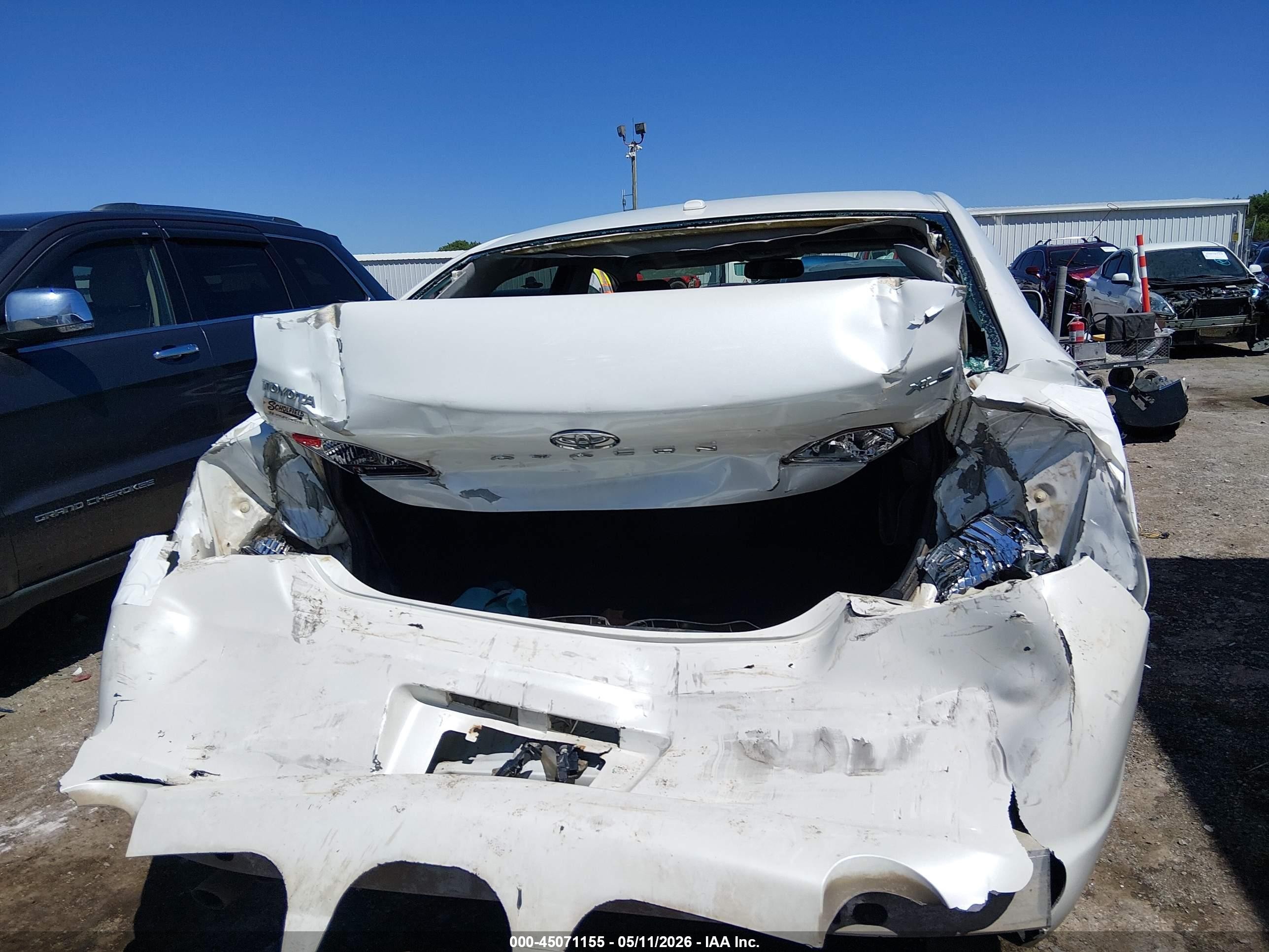 2009 Toyota Avalon Xls White vin: 4T1BK36B89U348658