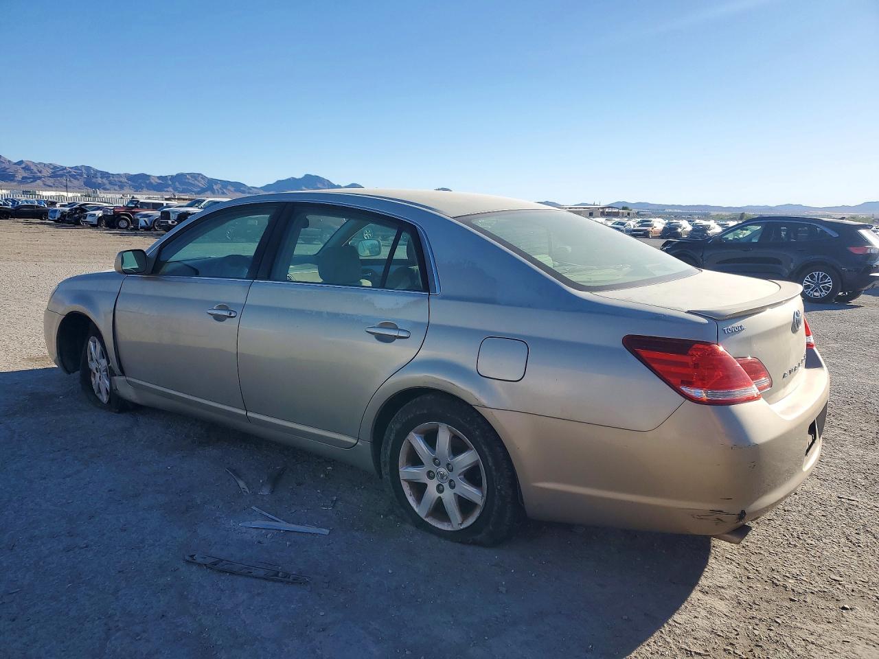 2005 Toyota Avalon Xl Gold vin: 4T1BK36B95U017906
