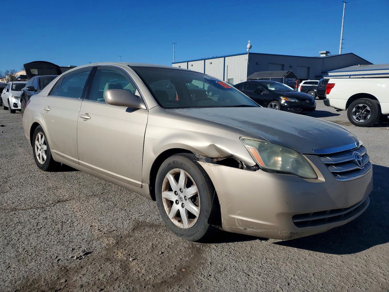 2005 Toyota Avalon Xl Gold vin: 4T1BK36B95U017906