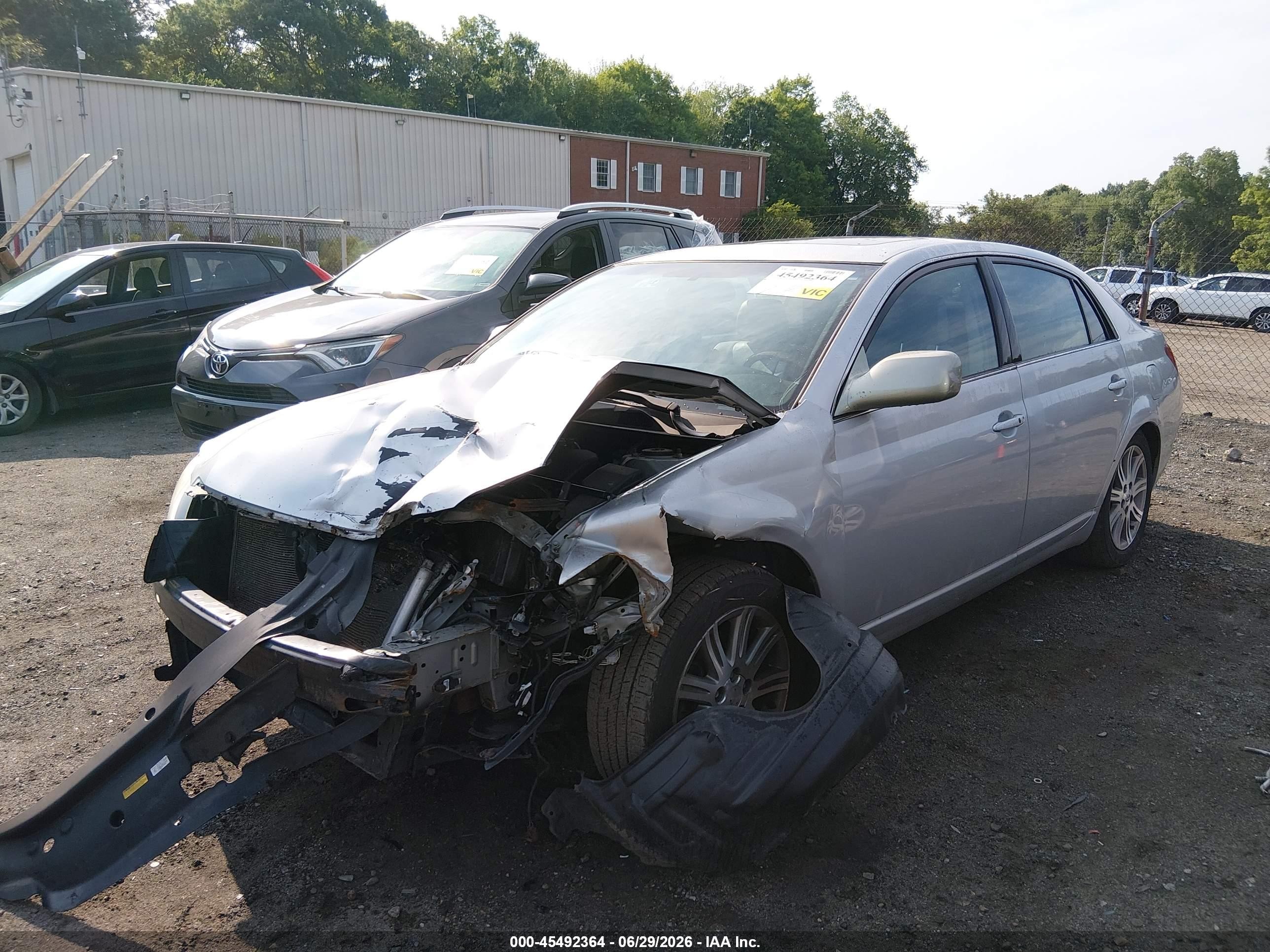 2005 Toyota Avalon Limited Silver vin: 4T1BK36B95U046550