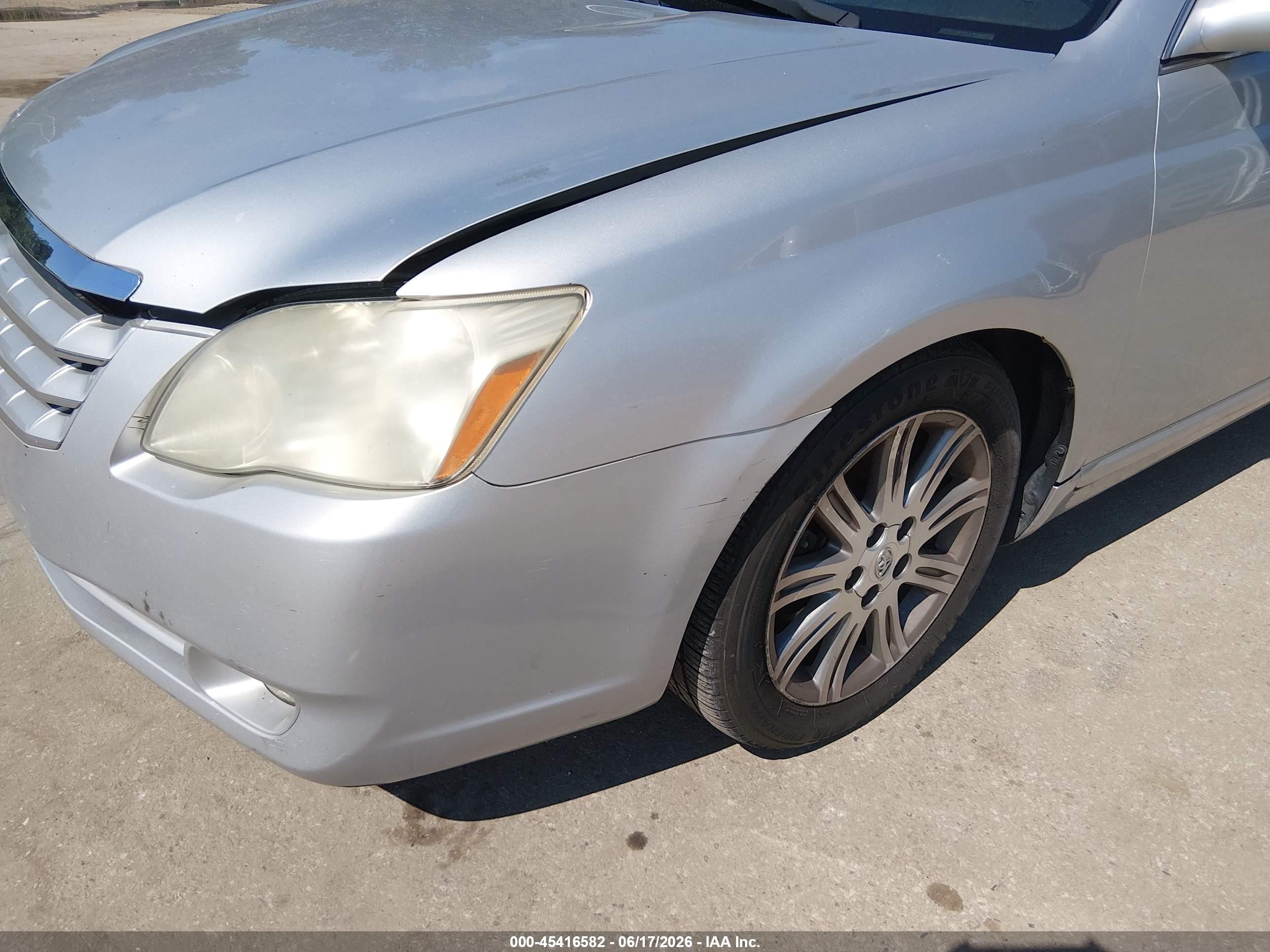 2005 Toyota Avalon Limited Silver vin: 4T1BK36B95U050467
