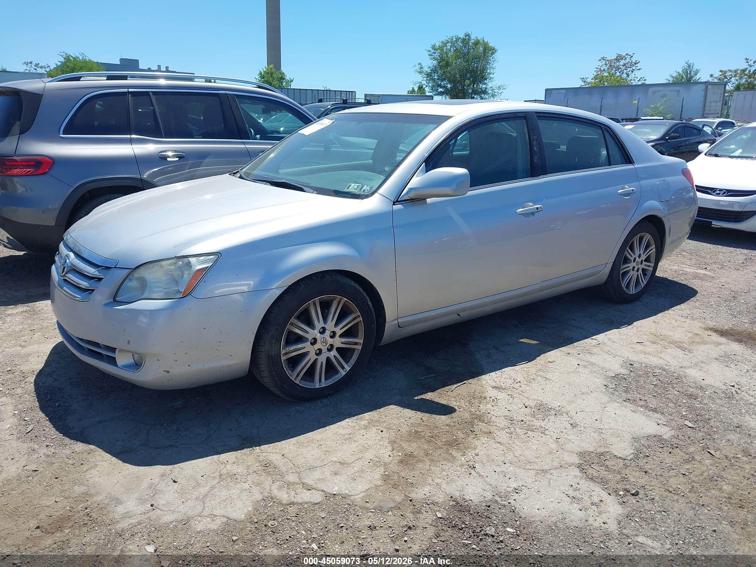 2005 Toyota Avalon Limited Серебряный vin: 4T1BK36B95U055717