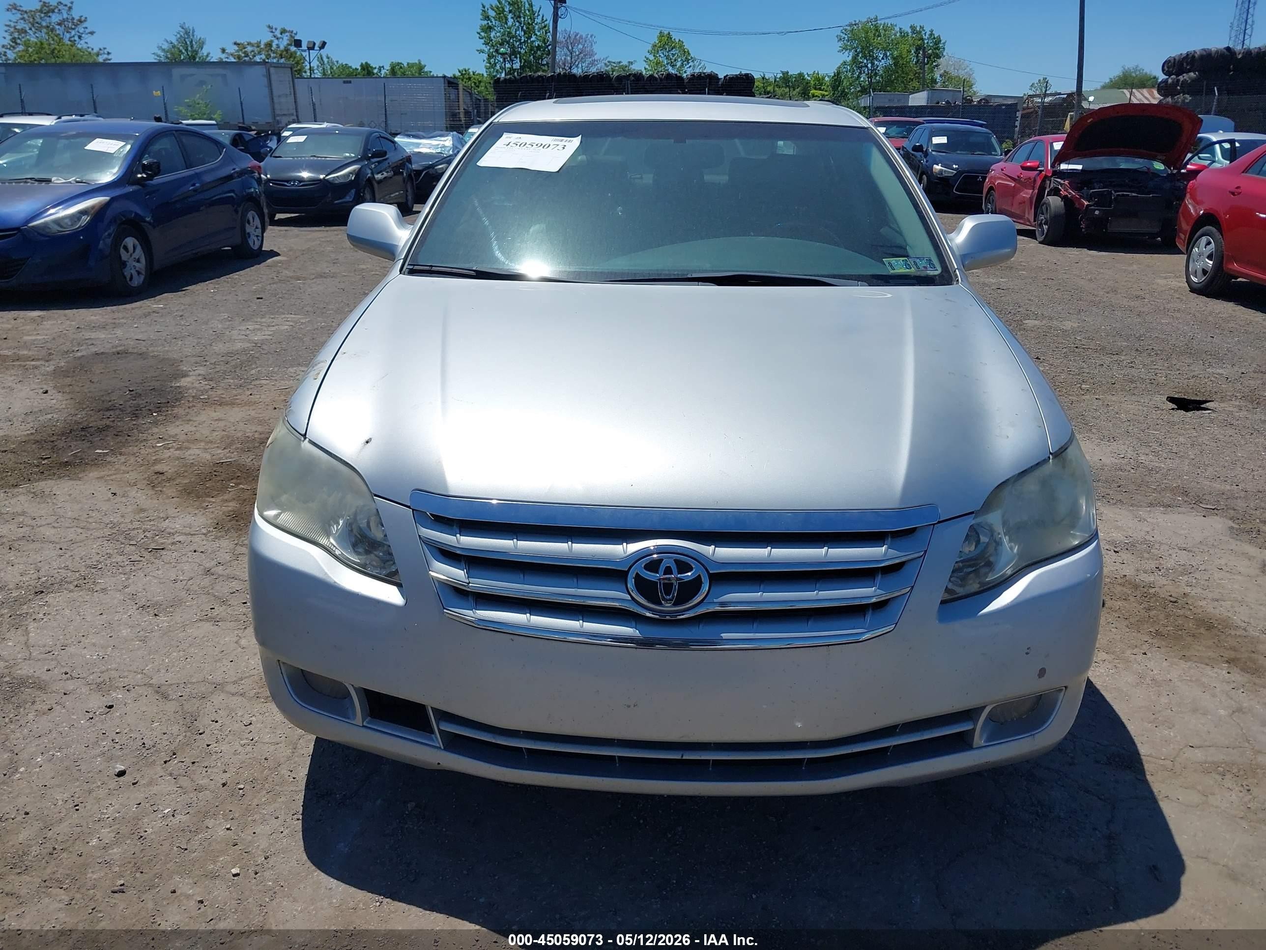 2005 Toyota Avalon Limited Серебряный vin: 4T1BK36B95U055717