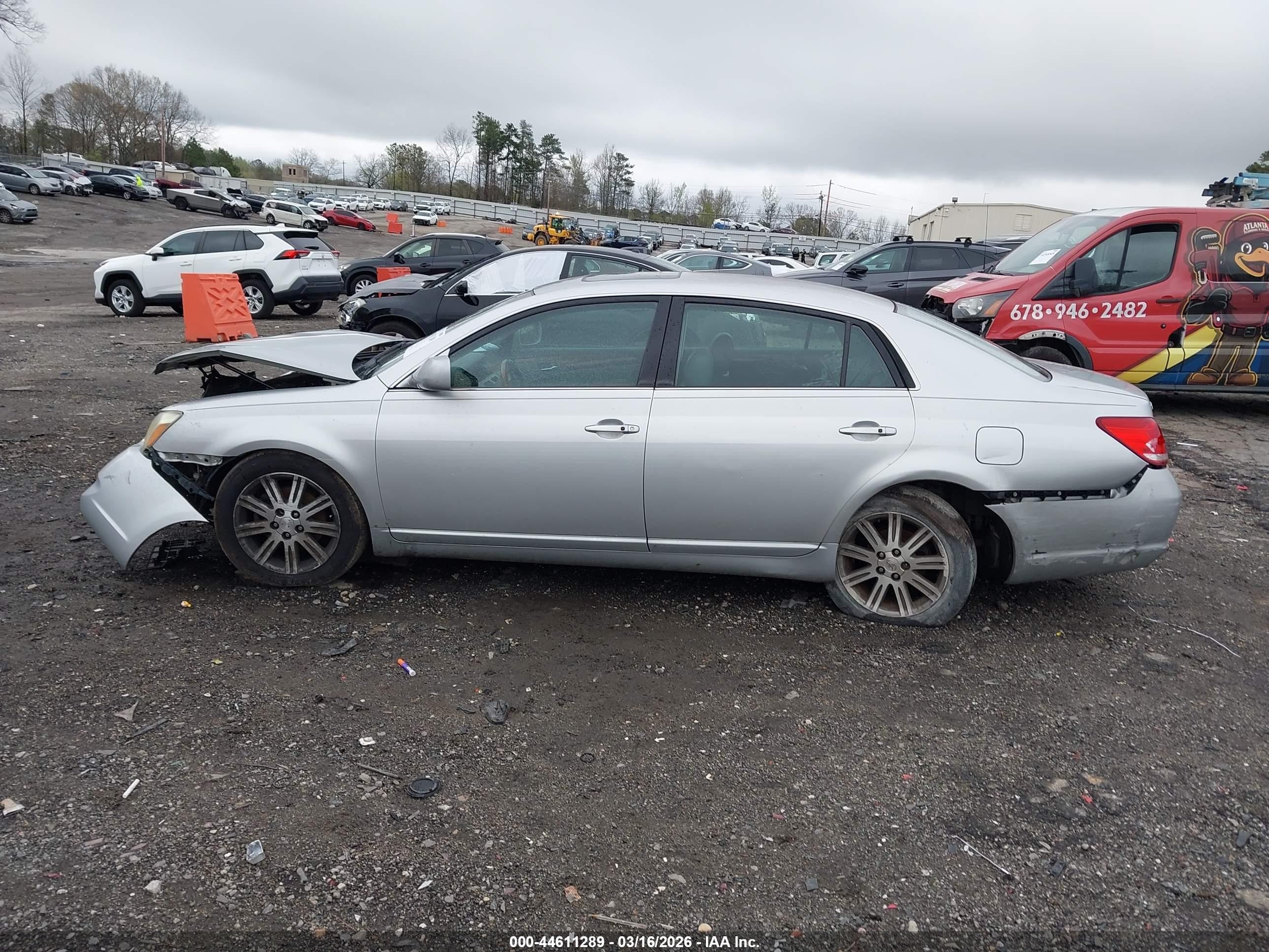 2005 Toyota Avalon Limited Silver vin: 4T1BK36B95U061324