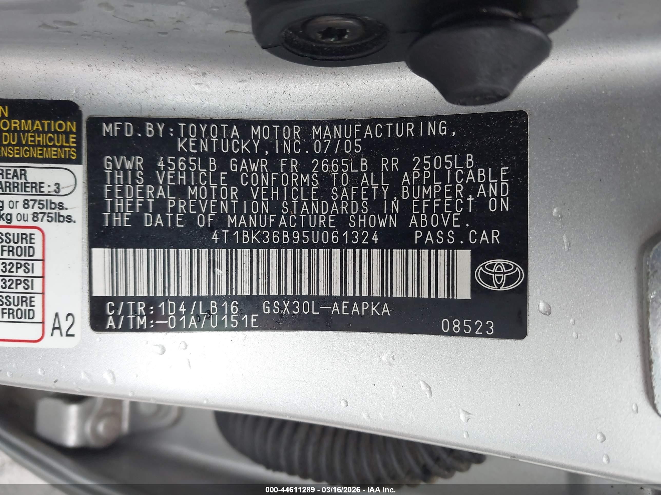 2005 Toyota Avalon Limited Silver vin: 4T1BK36B95U061324