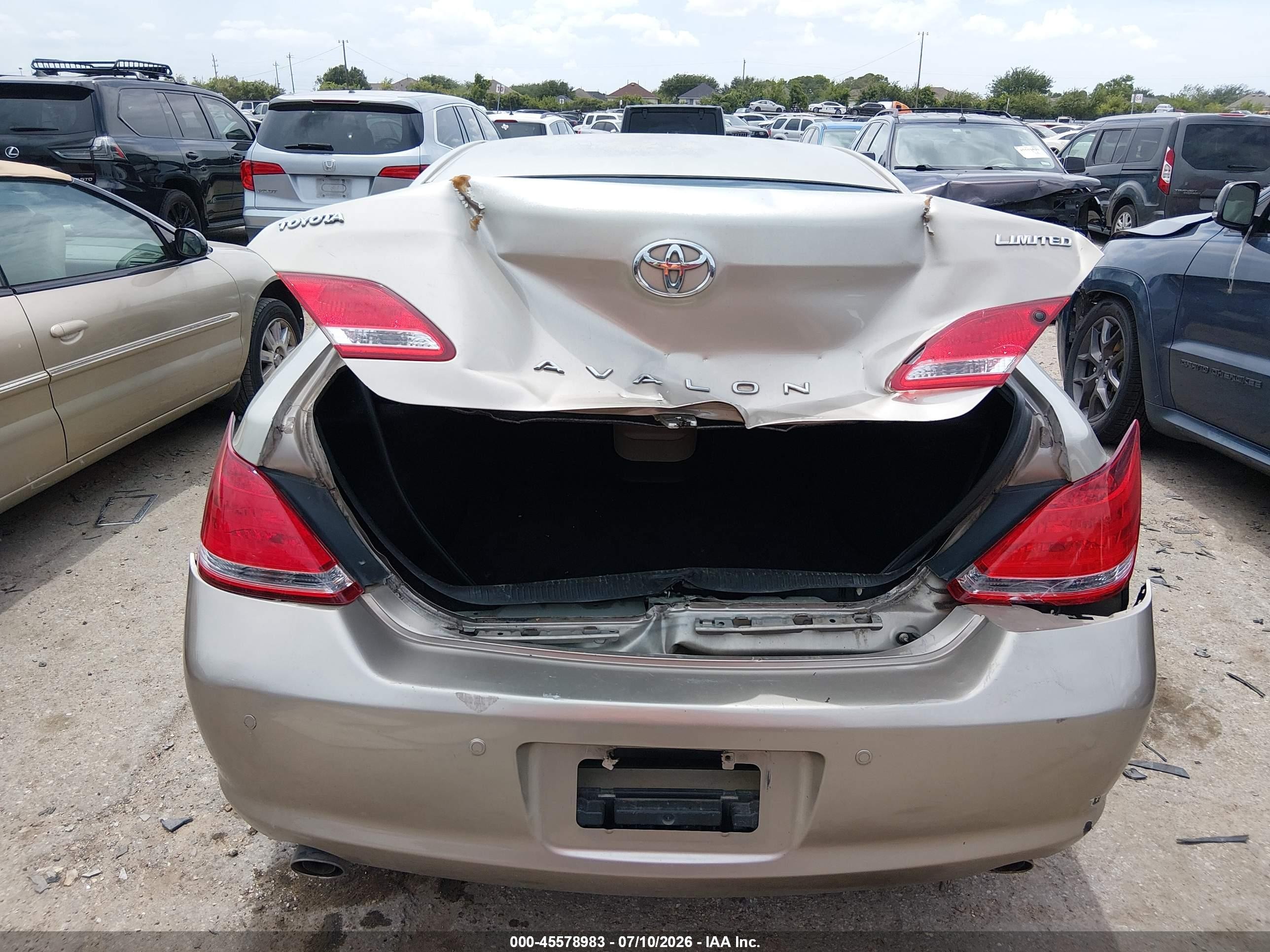 2006 Toyota Avalon Limited Золотой vin: 4T1BK36B96U106439
