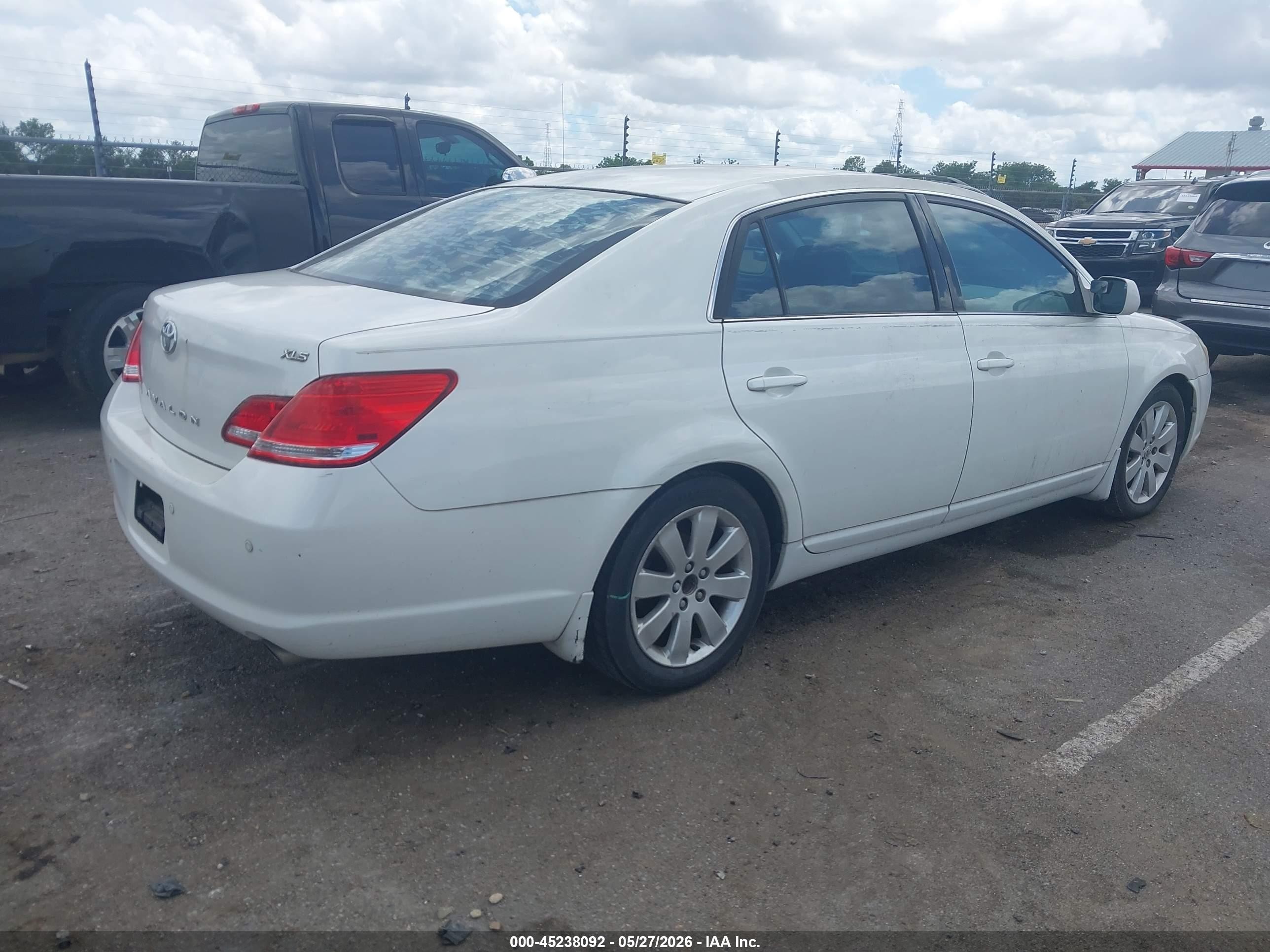 2006 Toyota Avalon Xls White vin: 4T1BK36B96U108675