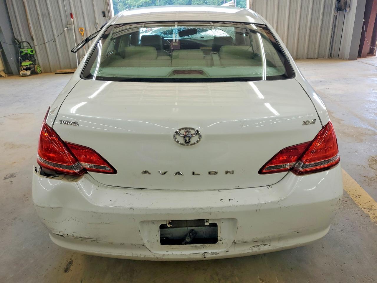 2006 Toyota Avalon Xls White vin: 4T1BK36B96U154149