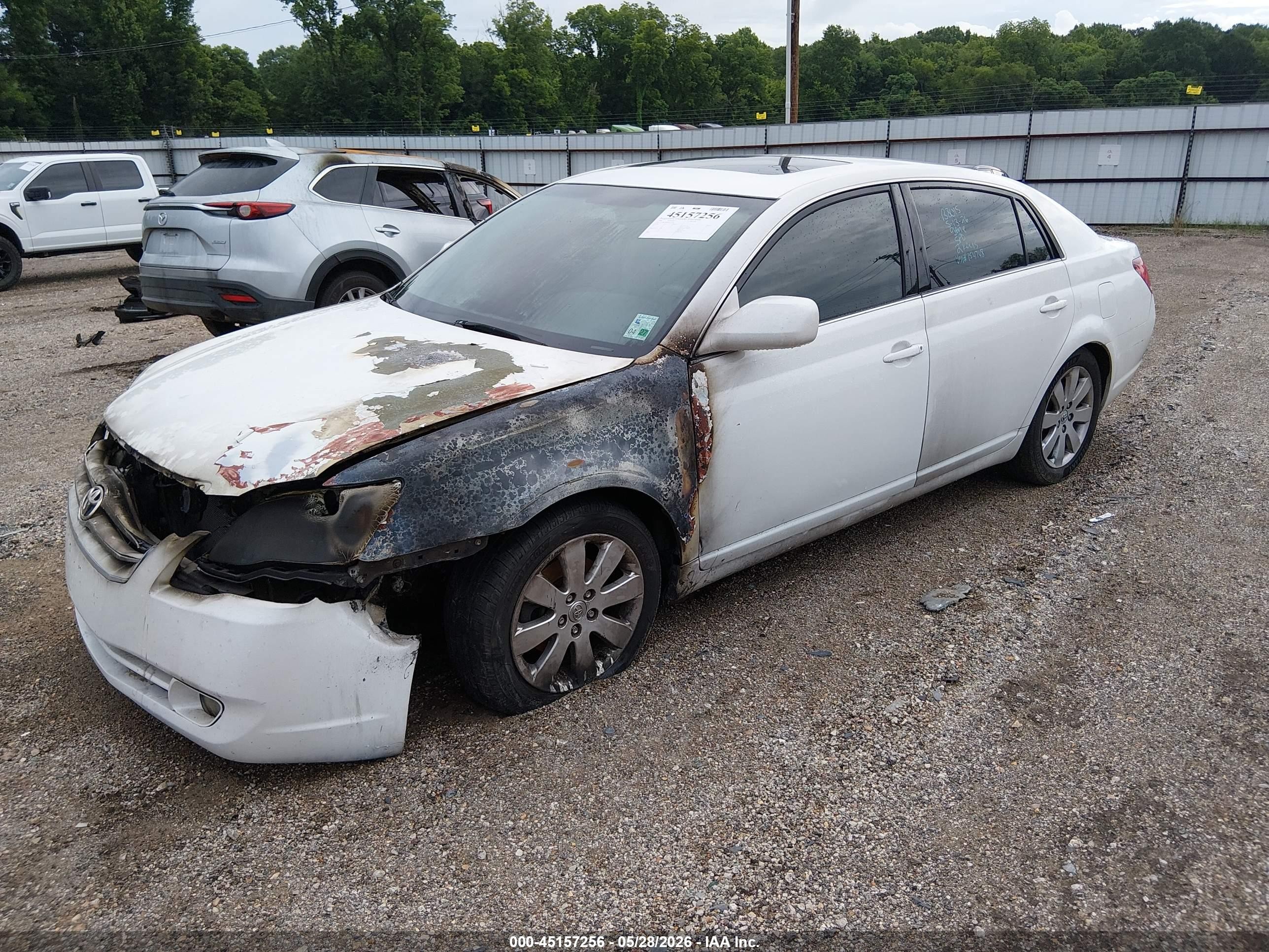 2006 Toyota Avalon Xls White vin: 4T1BK36B96U165748