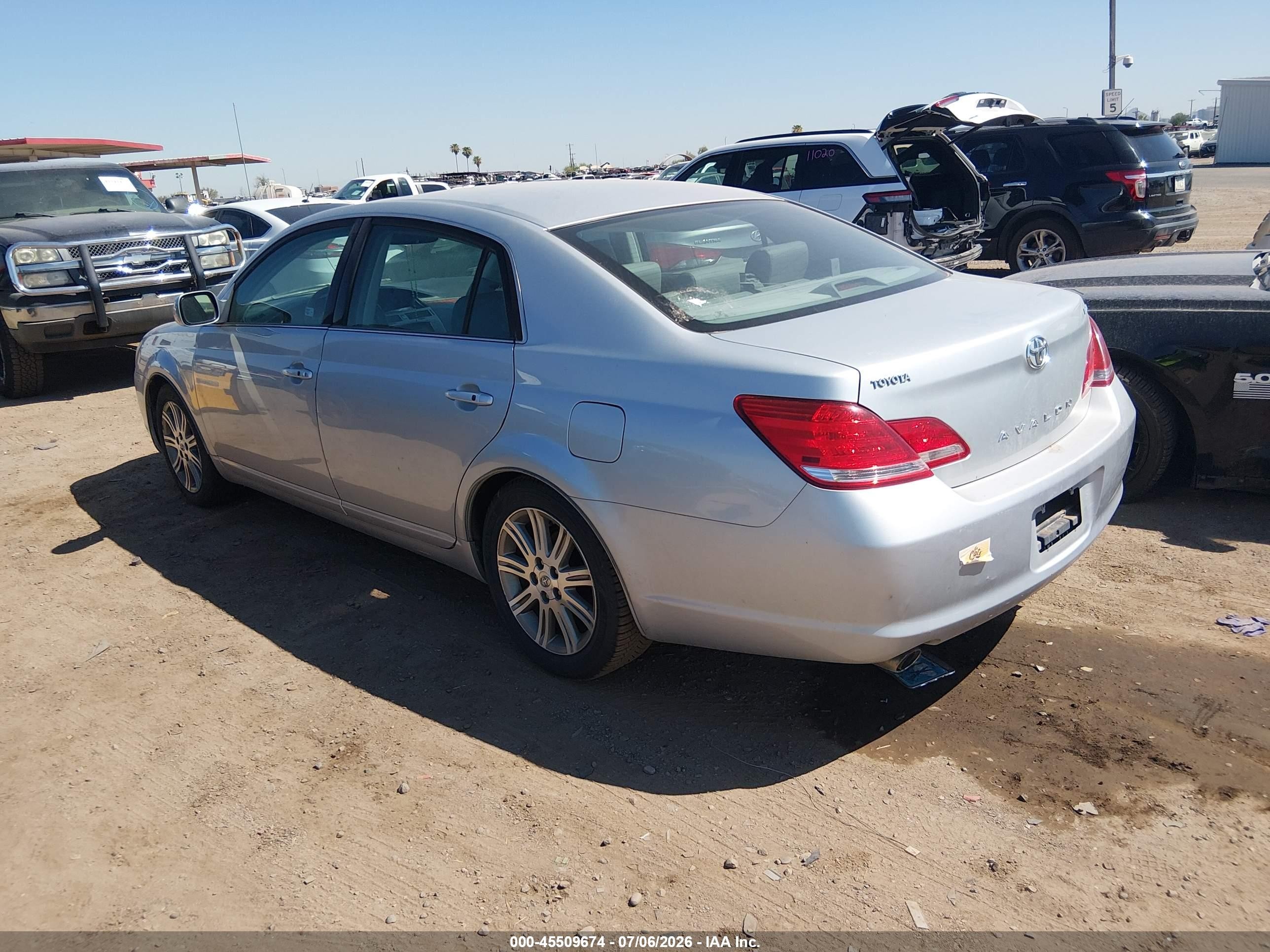 2007 Toyota Avalon Limited Silver vin: 4T1BK36B97U203979