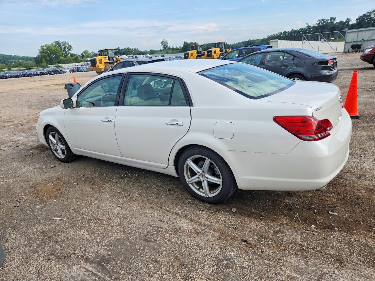 2008 Toyota Avalon Limited Белый vin: 4T1BK36B98U289134