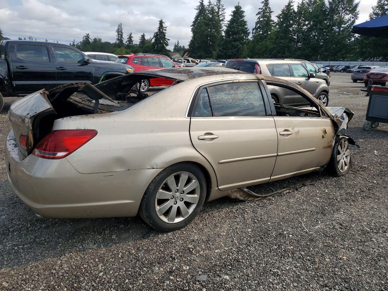2005 Toyota Avalon Xls Gold vin: 4T1BK36BX5U006798