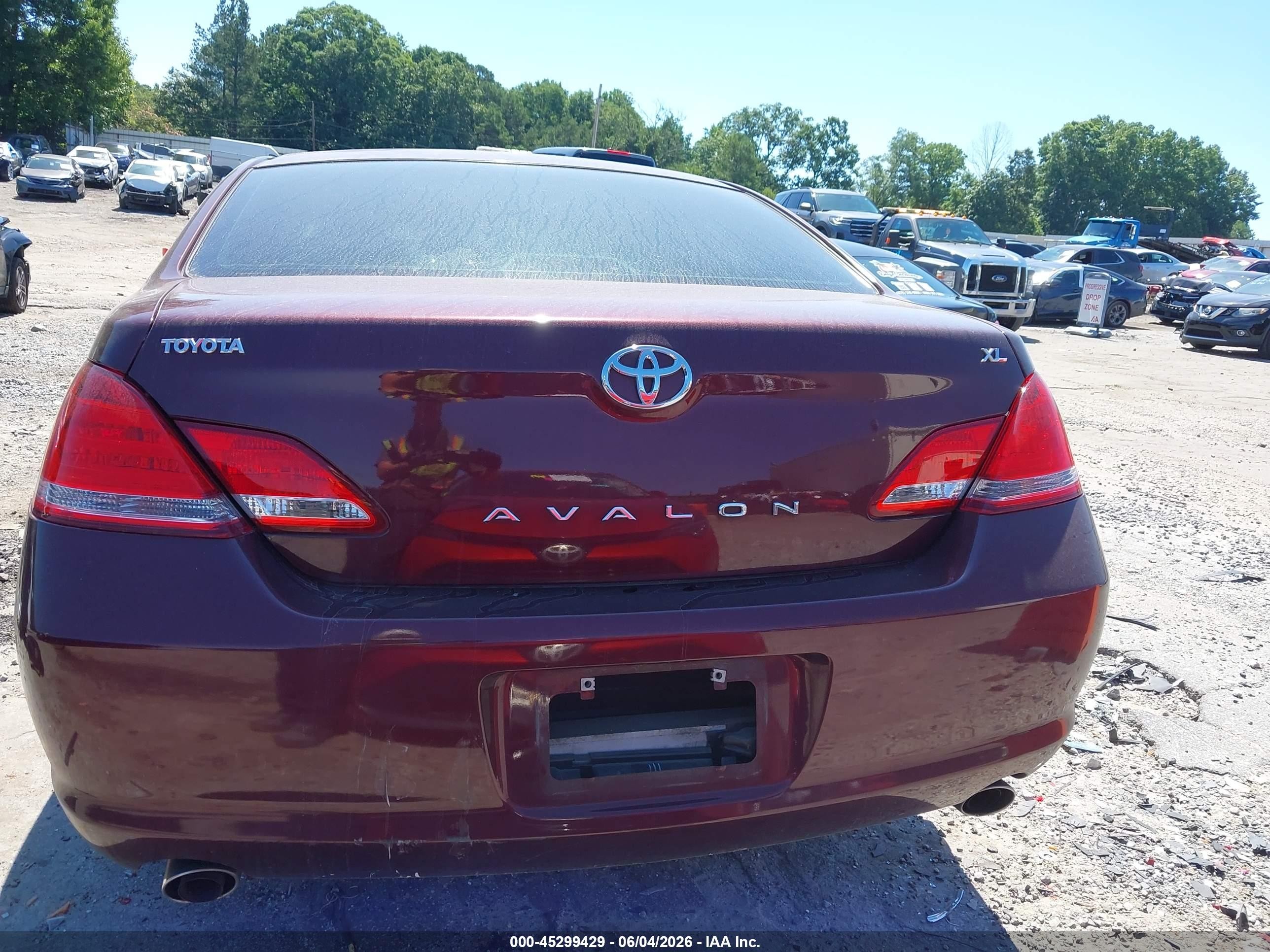 2005 Toyota Avalon Xl Red vin: 4T1BK36BX5U033483