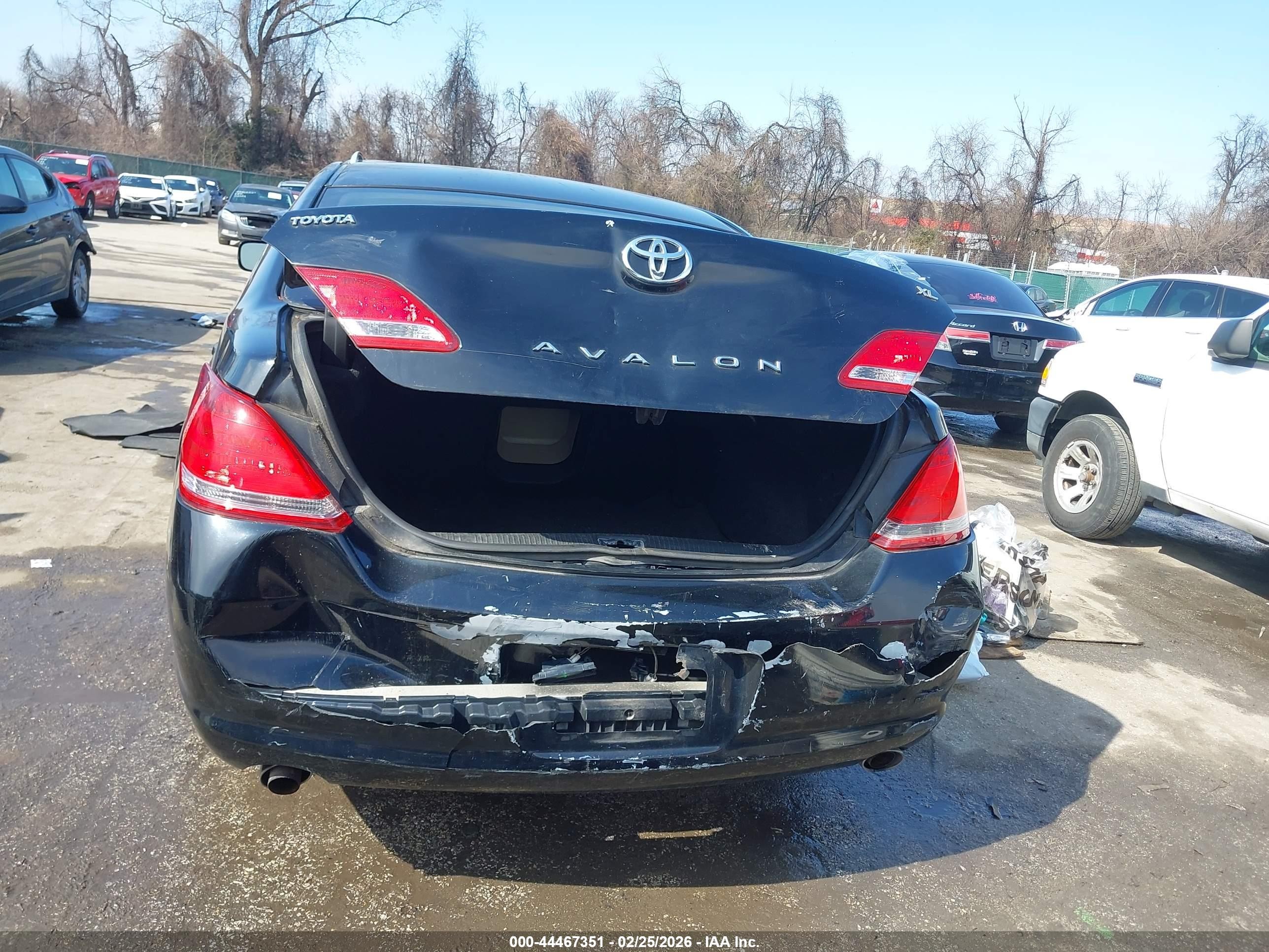 2005 Toyota Avalon Xl Black vin: 4T1BK36BX5U047352