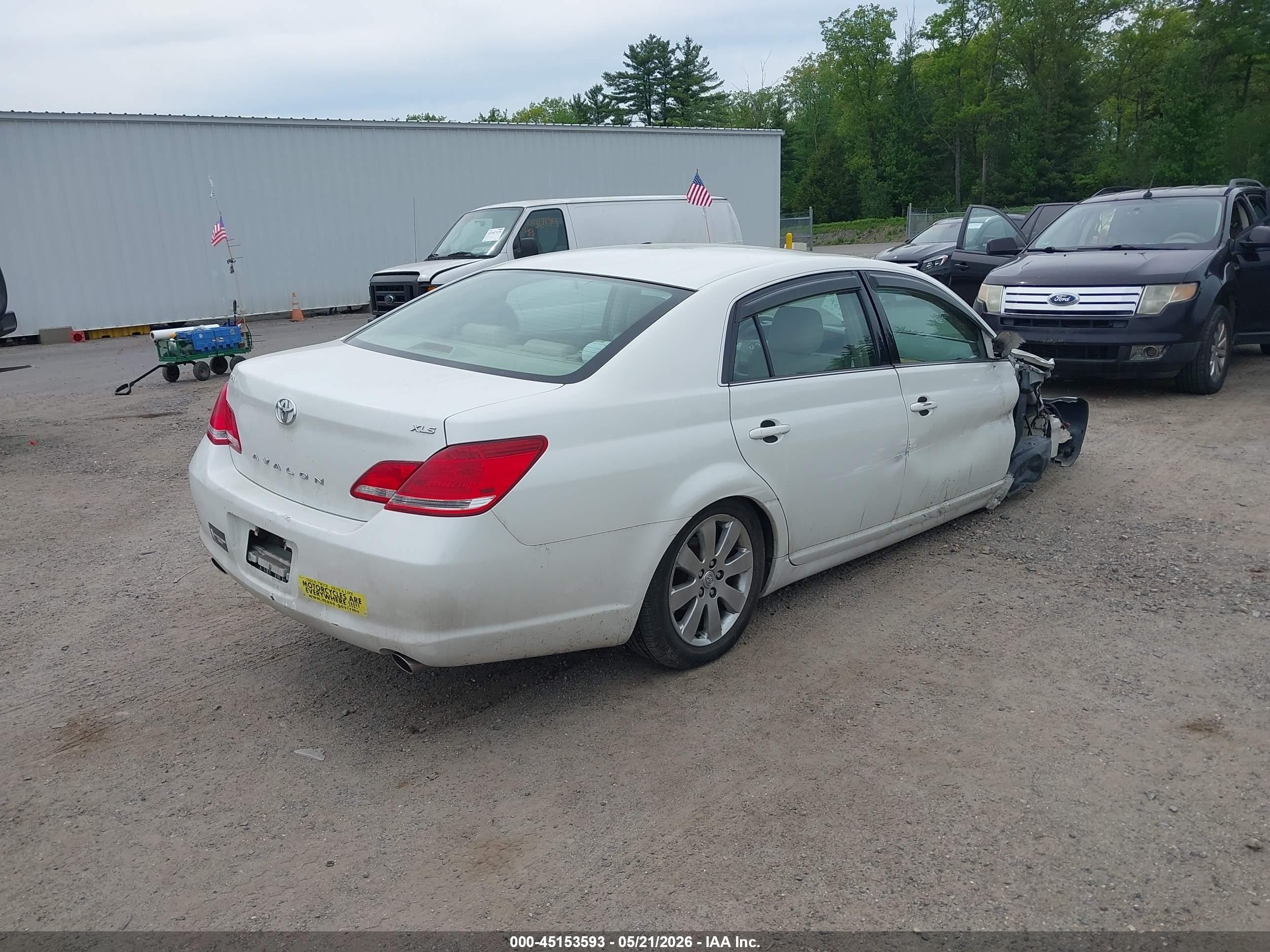 2006 Toyota Avalon Xls White vin: 4T1BK36BX6U140325