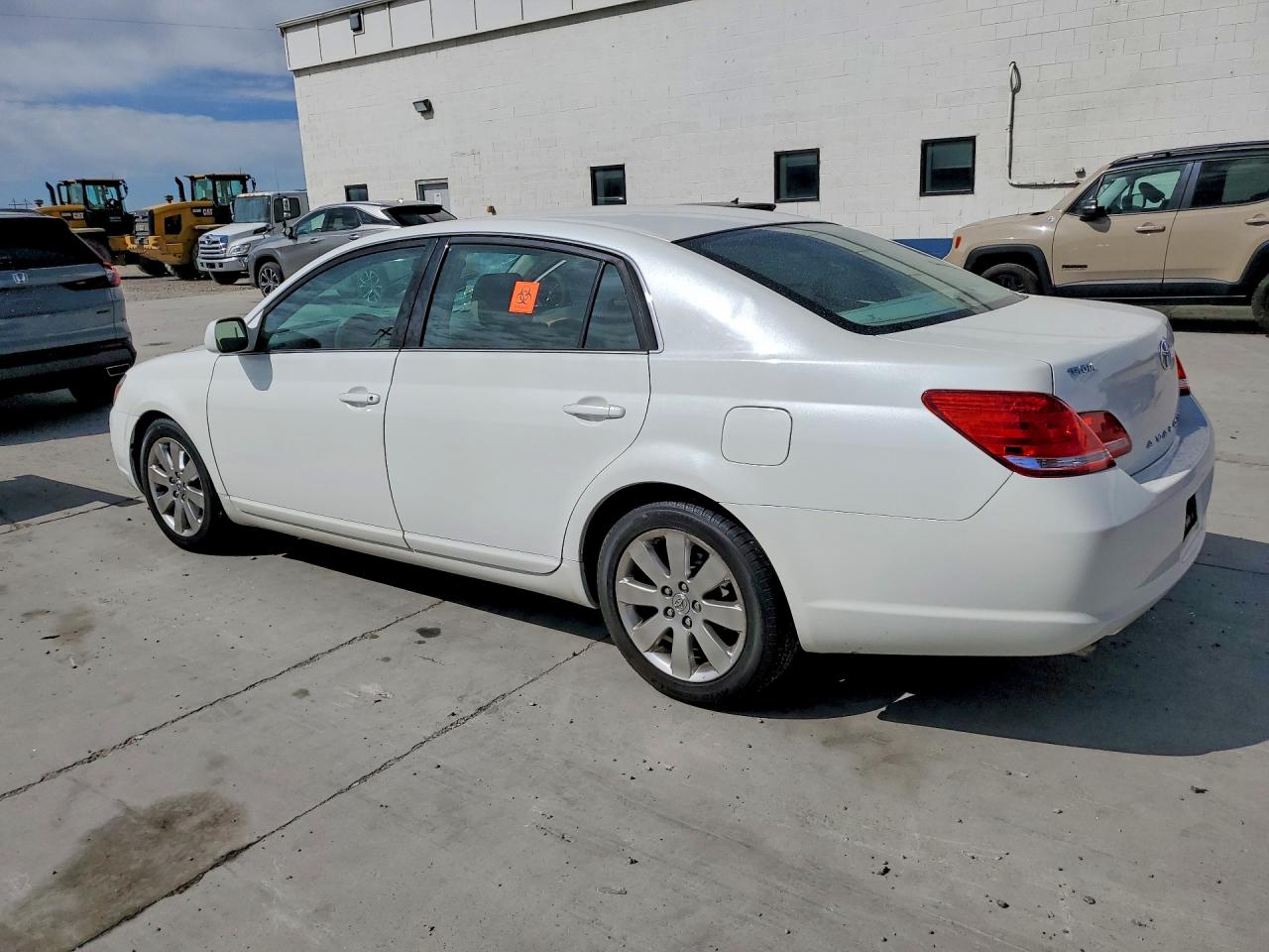 2007 Toyota Avalon Xls White vin: 4T1BK36BX7U199800