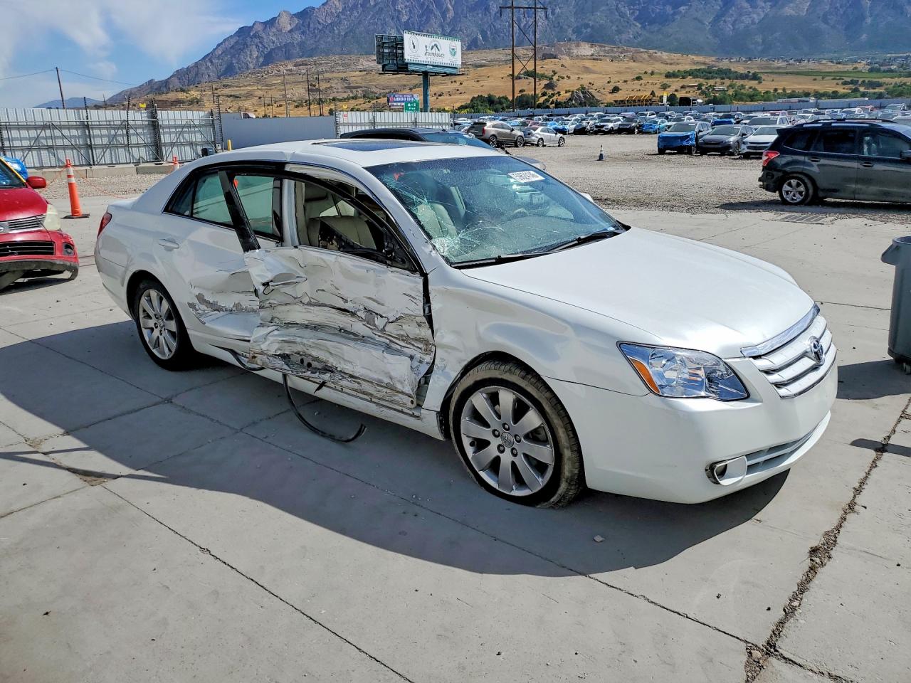 2007 Toyota Avalon Xls White vin: 4T1BK36BX7U199800
