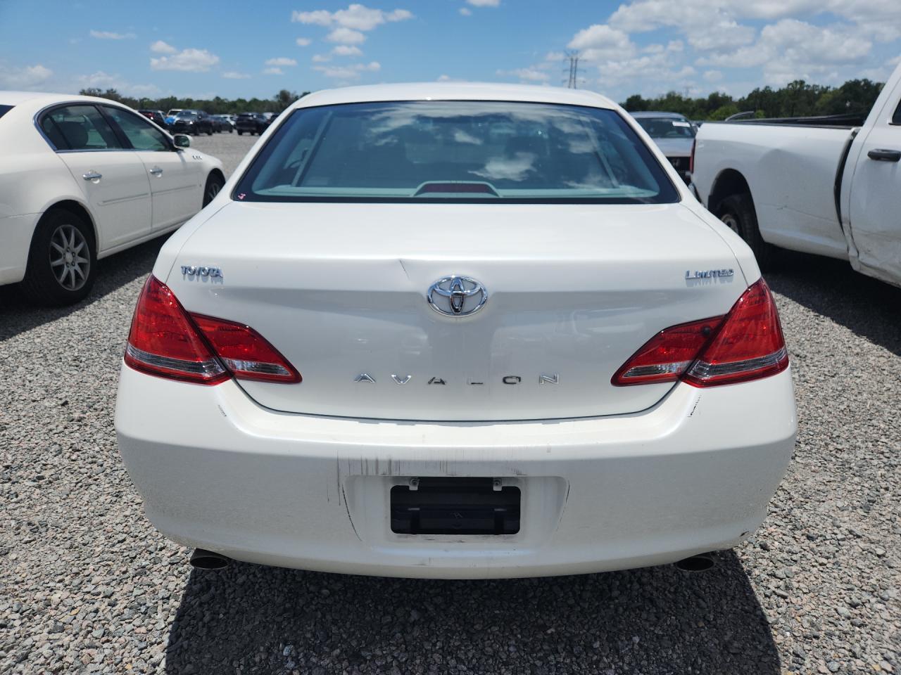 2007 Toyota Avalon Limited White vin: 4T1BK36BX7U204588