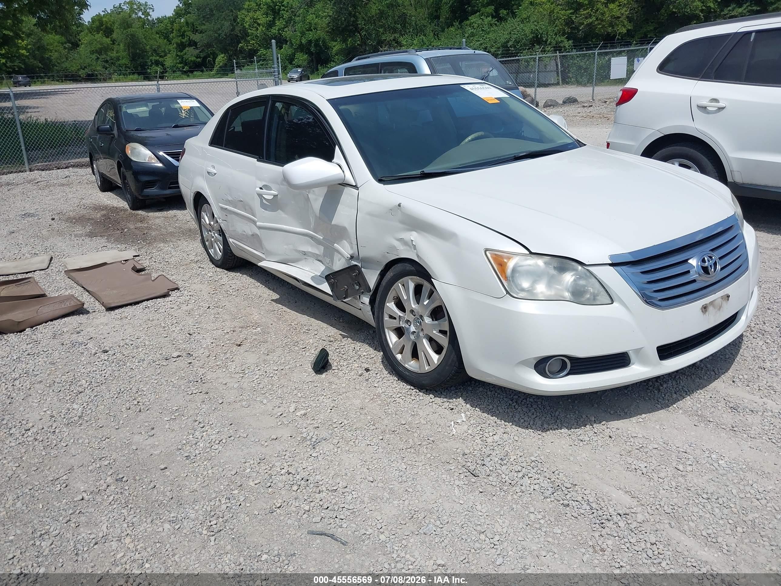 2010 Toyota Avalon Xls White vin: 4T1BK3DB0AU358706