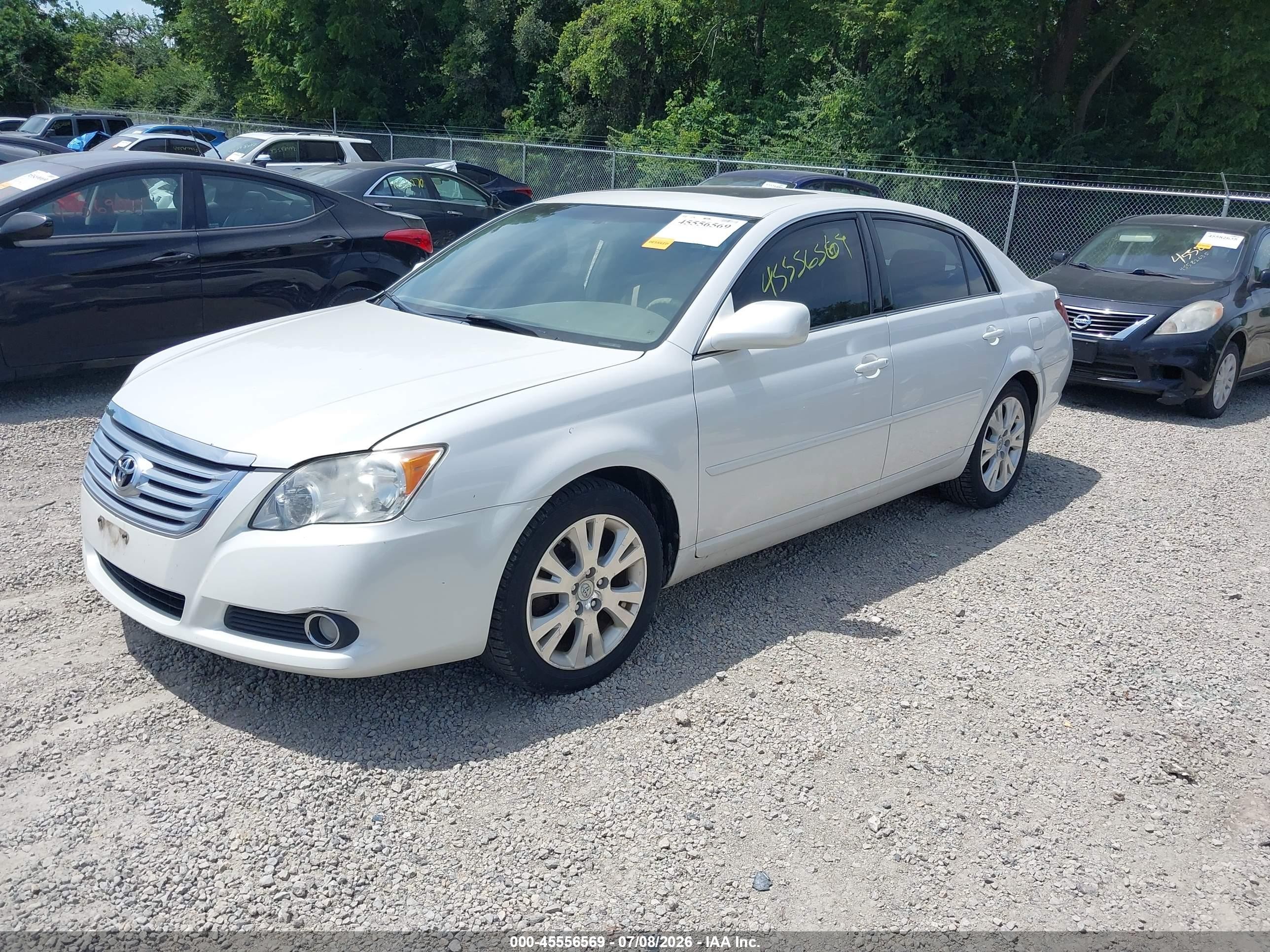 2010 Toyota Avalon Xls White vin: 4T1BK3DB0AU358706