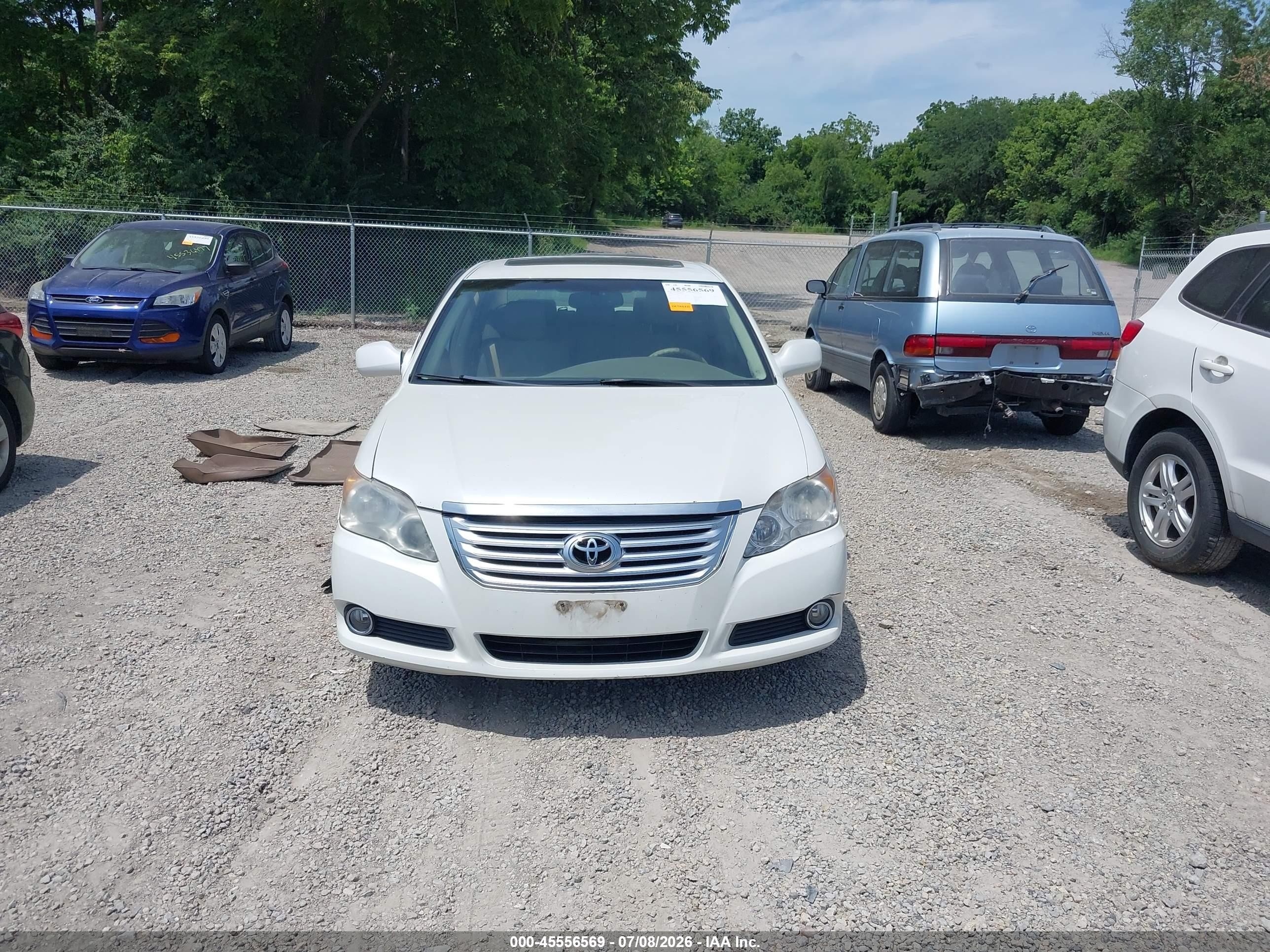 2010 Toyota Avalon Xls White vin: 4T1BK3DB0AU358706