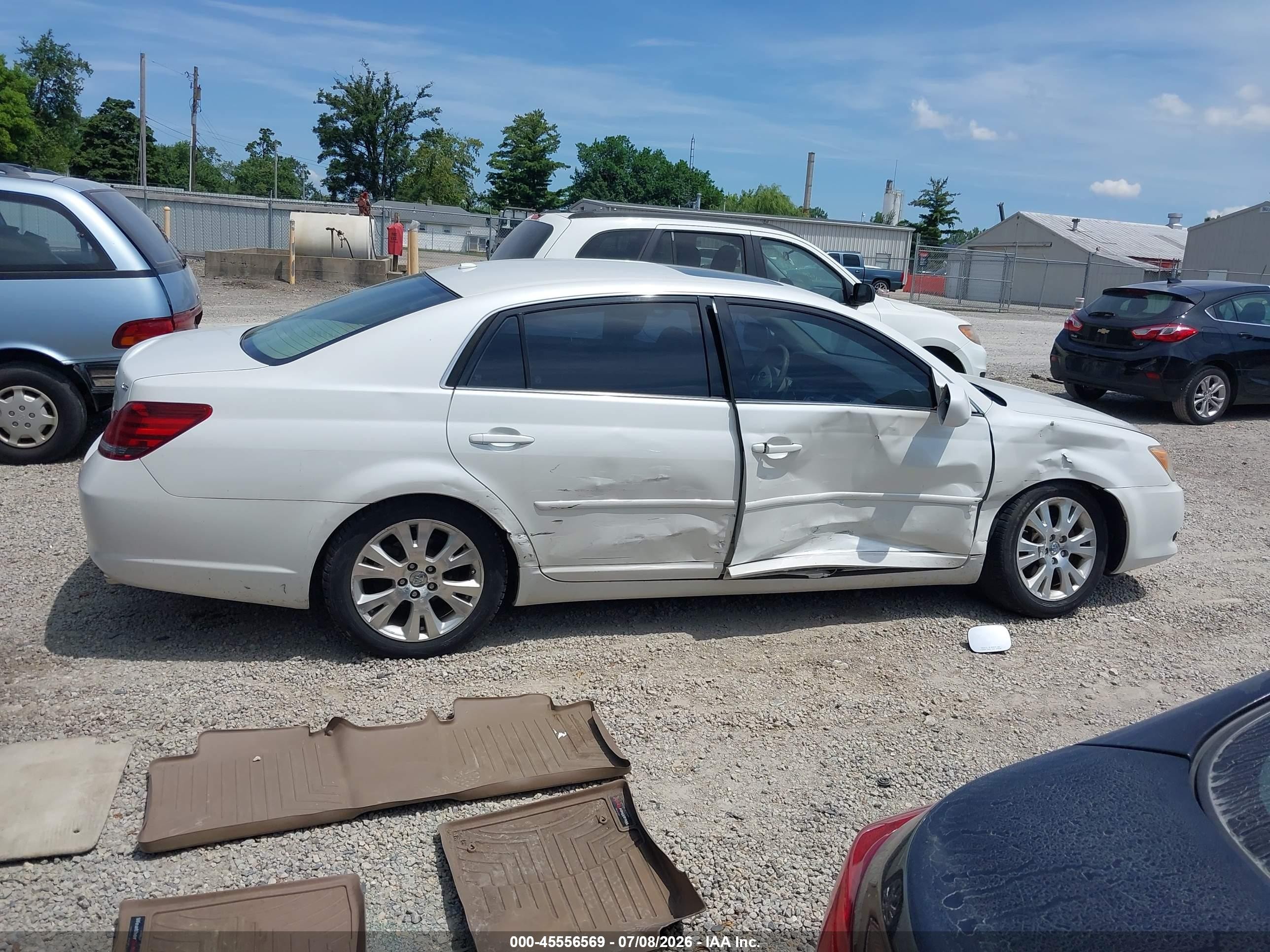 2010 Toyota Avalon Xls White vin: 4T1BK3DB0AU358706