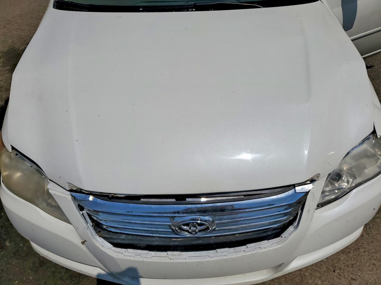 2010 Toyota Avalon Xl White vin: 4T1BK3DB0AU362075
