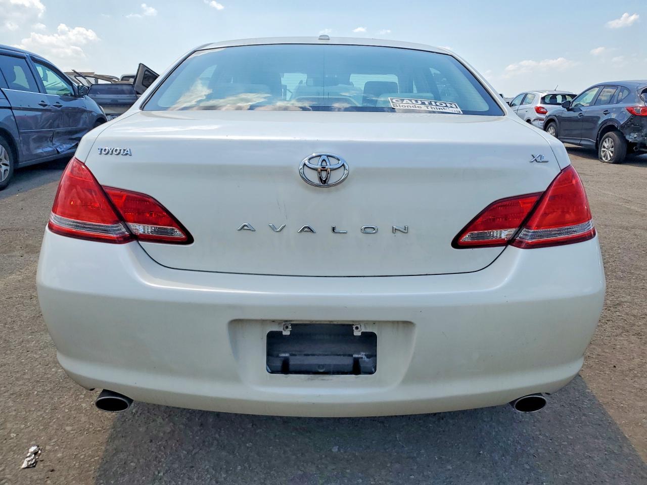 2010 Toyota Avalon Xl White vin: 4T1BK3DB0AU362075