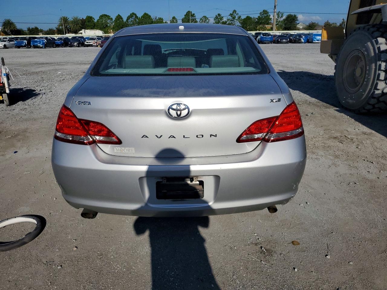 2010 Toyota Avalon Xls Silver vin: 4T1BK3DB0AU365056