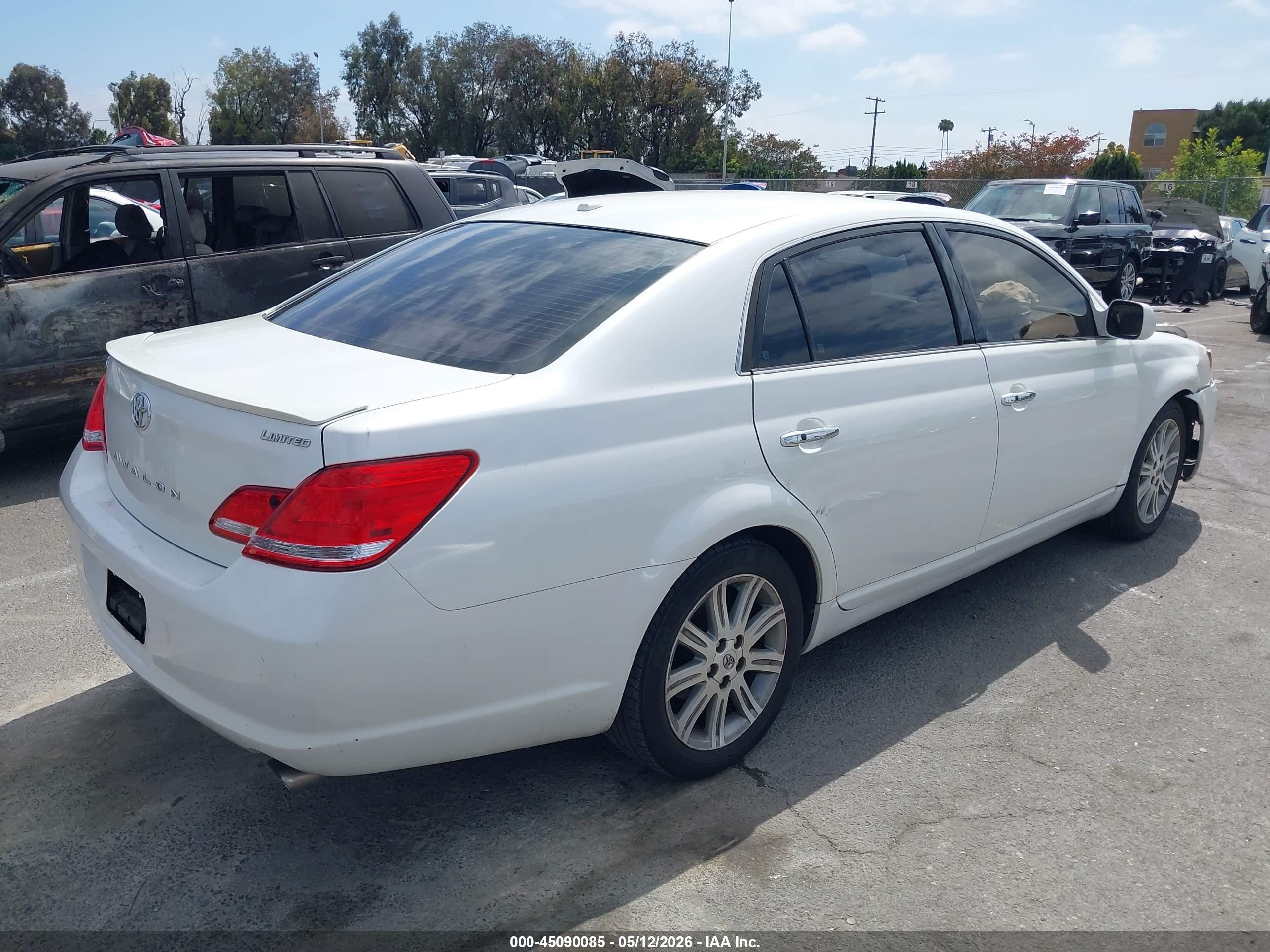 2010 Toyota Avalon Limited White vin: 4T1BK3DB0AU370547