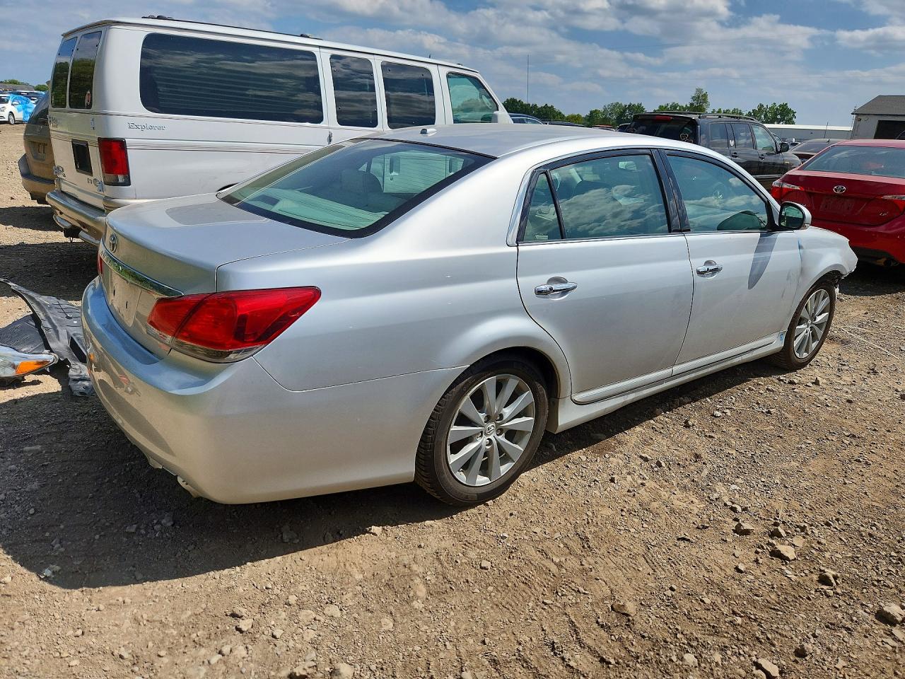 2011 Toyota Avalon Limited Silver vin: 4T1BK3DB0BU393652