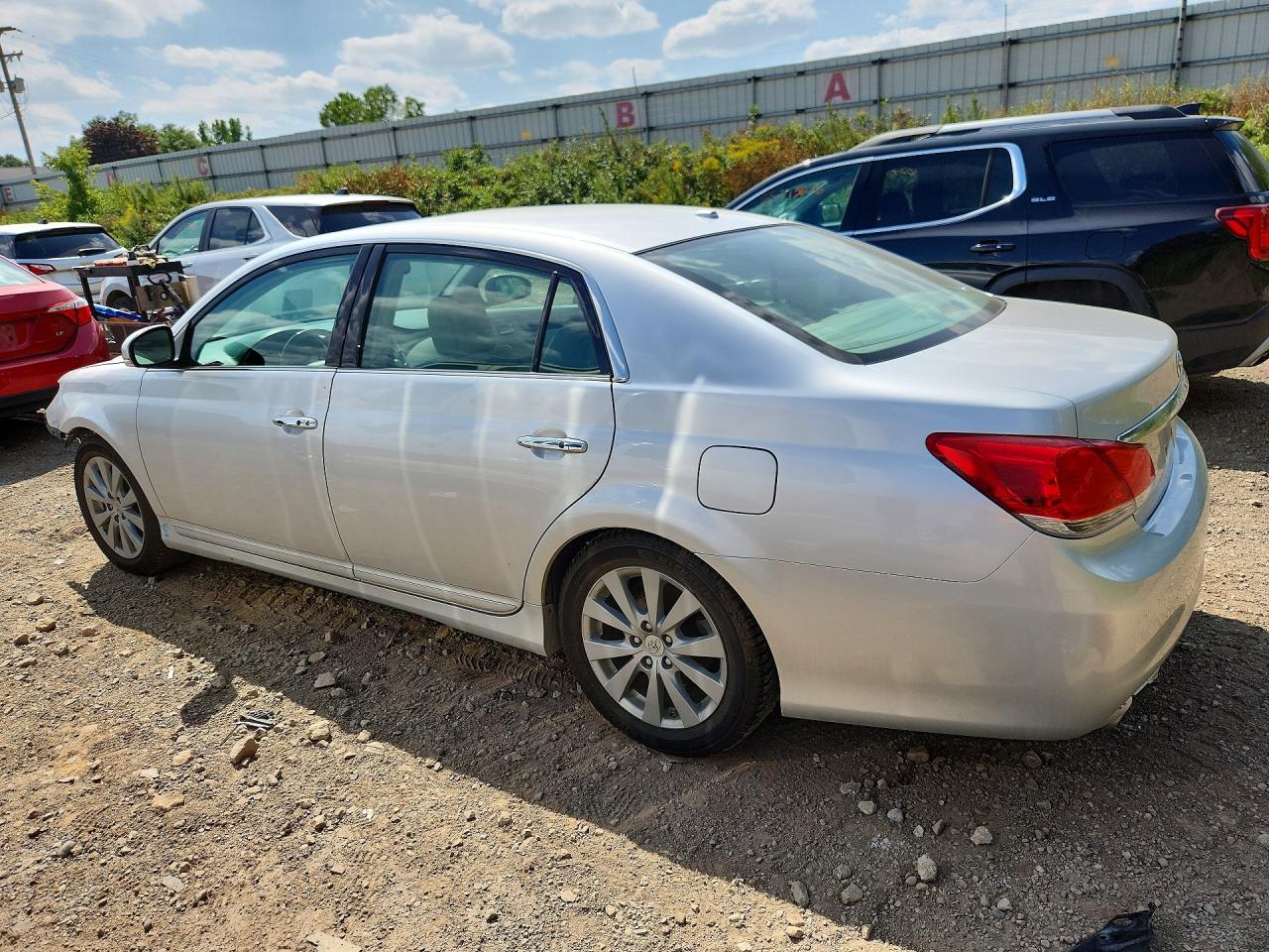 2011 Toyota Avalon Limited Silver vin: 4T1BK3DB0BU393652