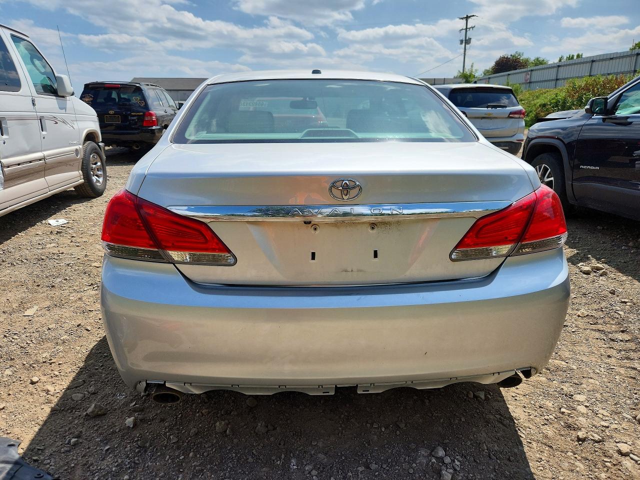 2011 Toyota Avalon Limited Silver vin: 4T1BK3DB0BU393652